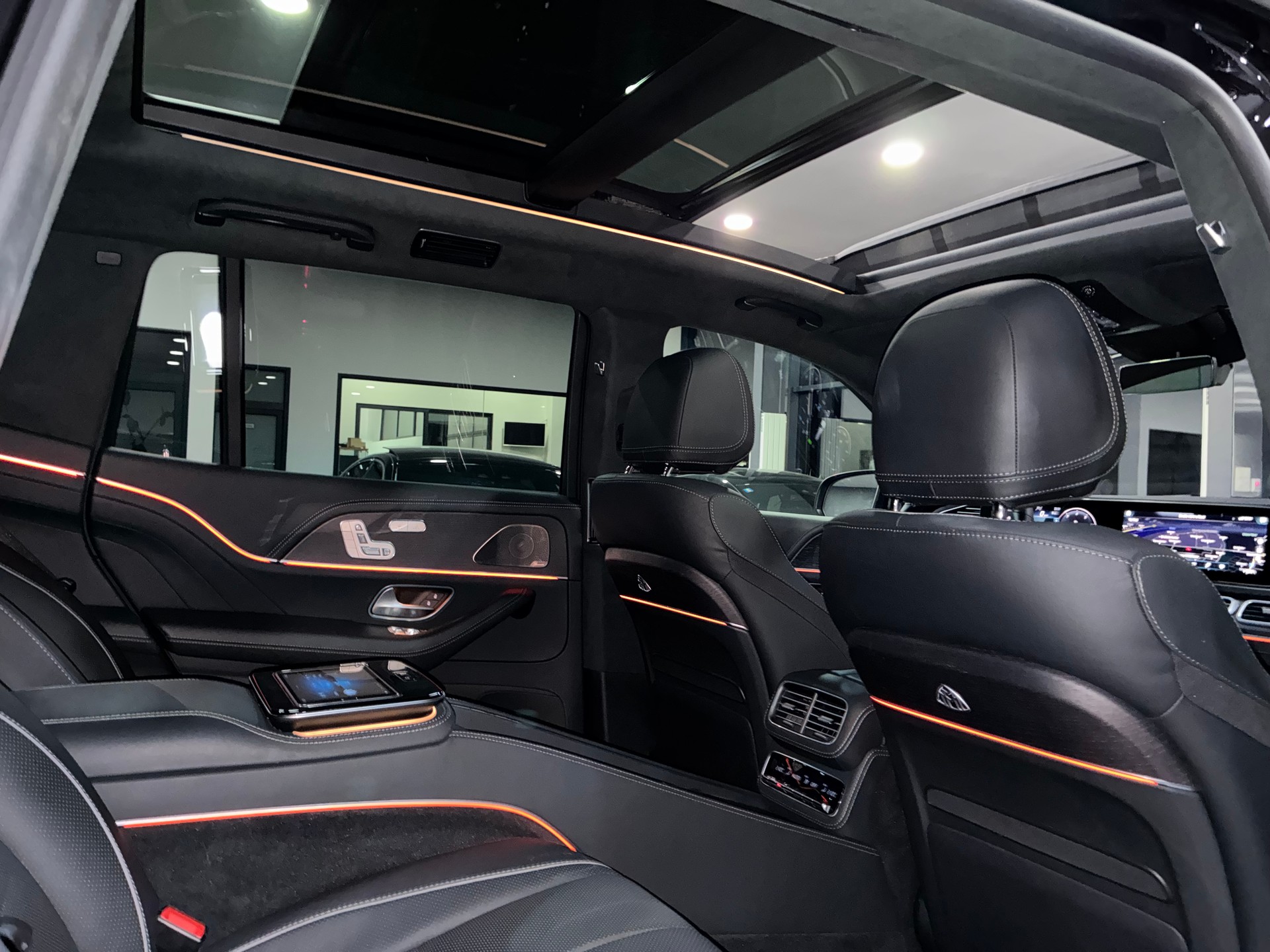MERCEDES-BENZ GLS Maybach 600 9G-Tronic-image-13