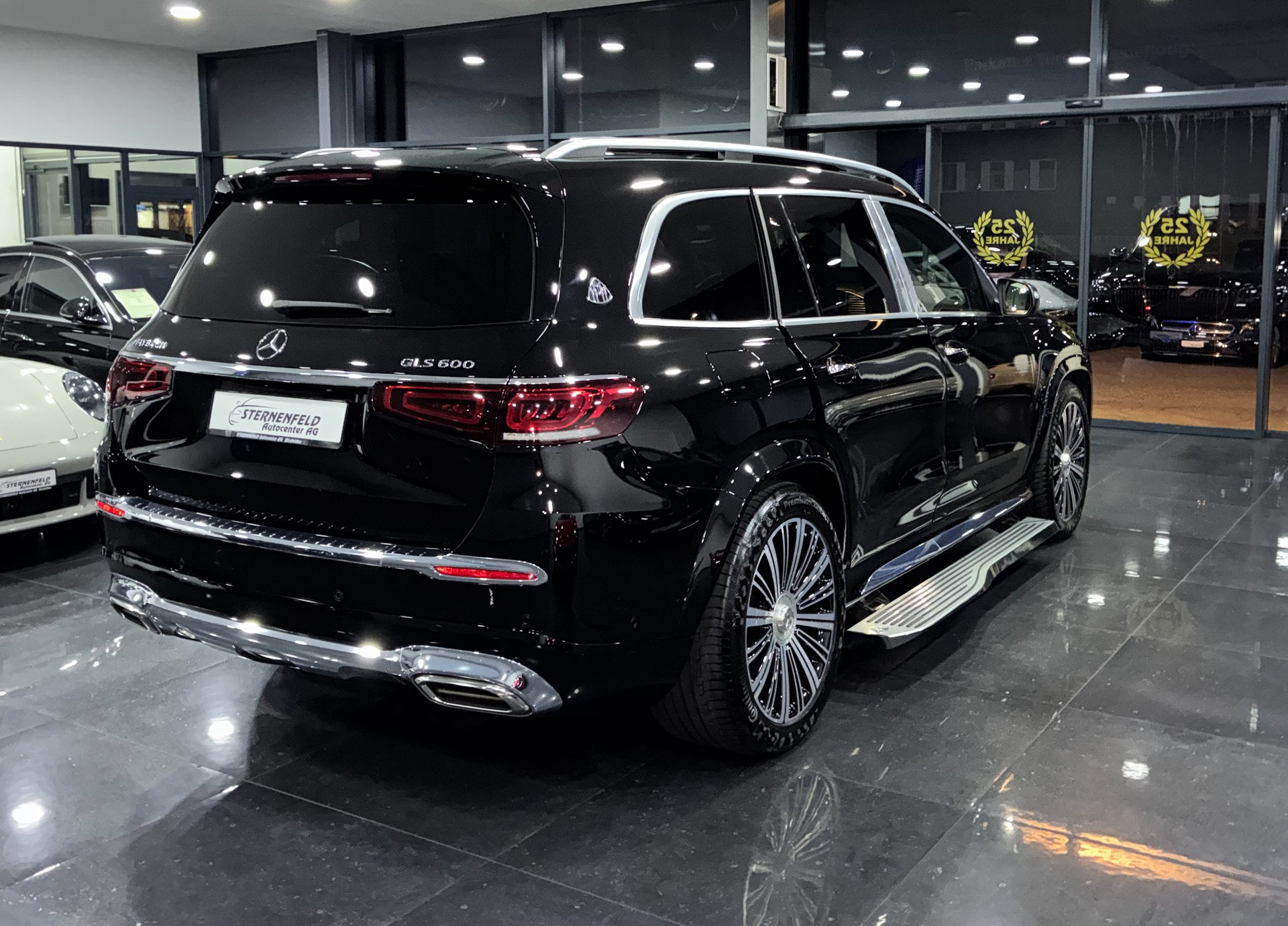 MERCEDES-BENZ GLS Maybach 600 9G-Tronic-image-6