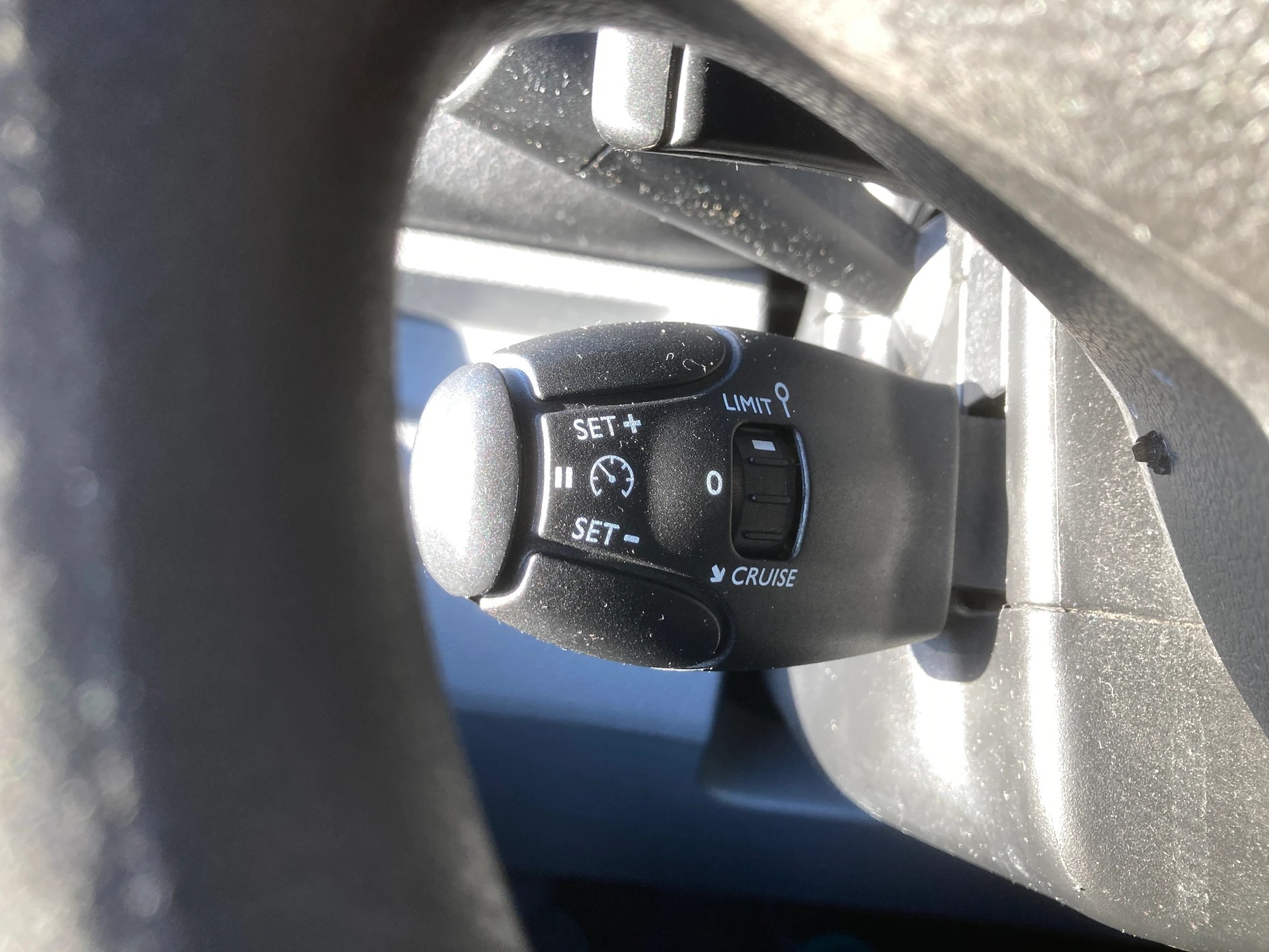 PEUGEOT Expert 2.0 BlueHDi 180 S&S Allure Compact EAT8 mit Anhängerkupplung-image-12