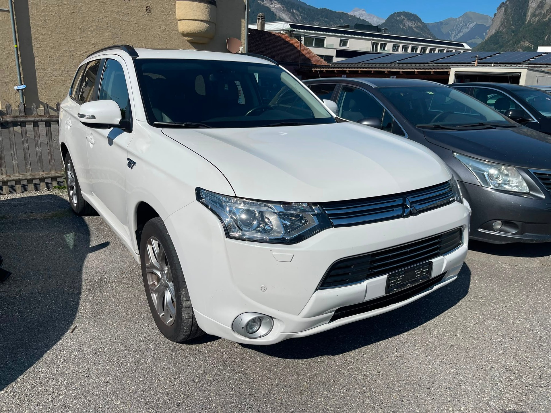 MITSUBISHI Outlander 2.0 PHEV-image-11
