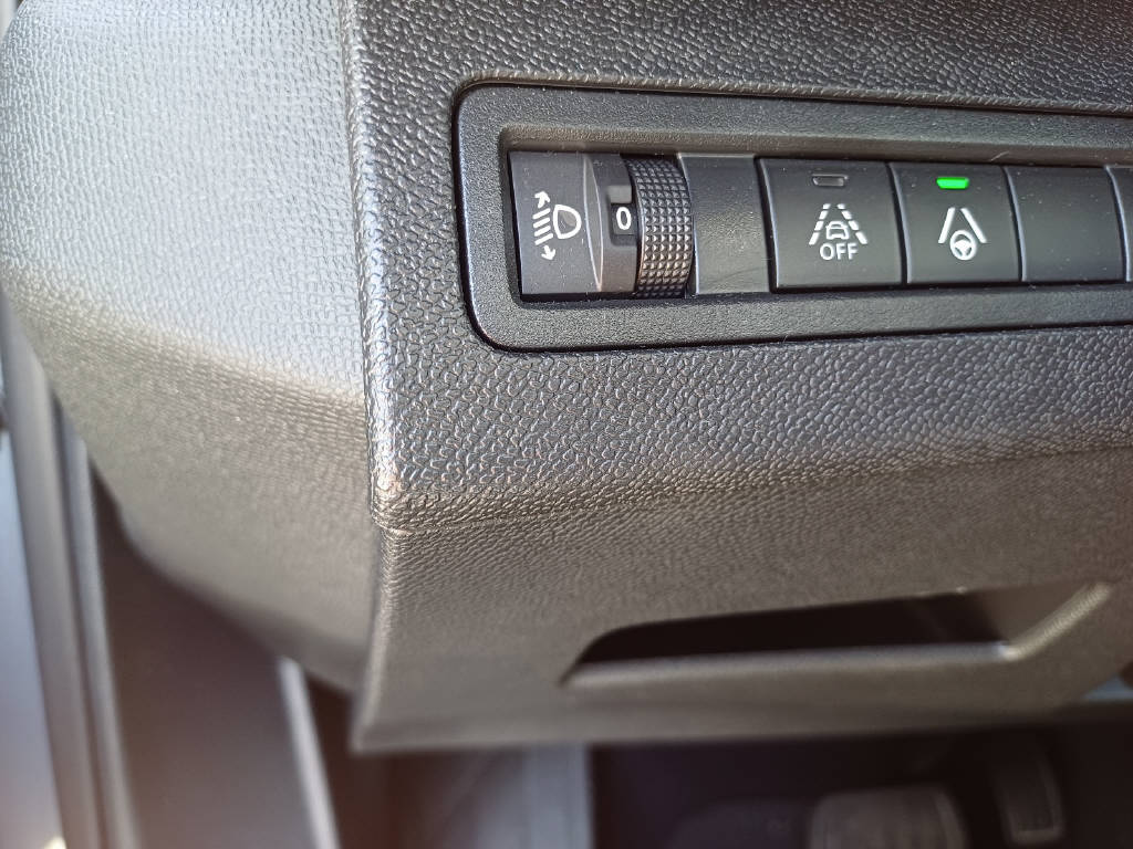PEUGEOT 5008 1.2 PureTech Allure Pack-image-9