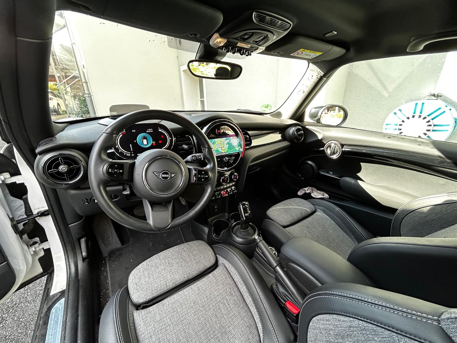 MINI Cooper Camden Ed. DKG-image-1