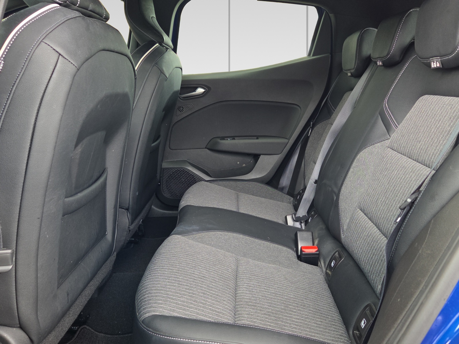 RENAULT Clio 1.3 Intens EDC-image-10