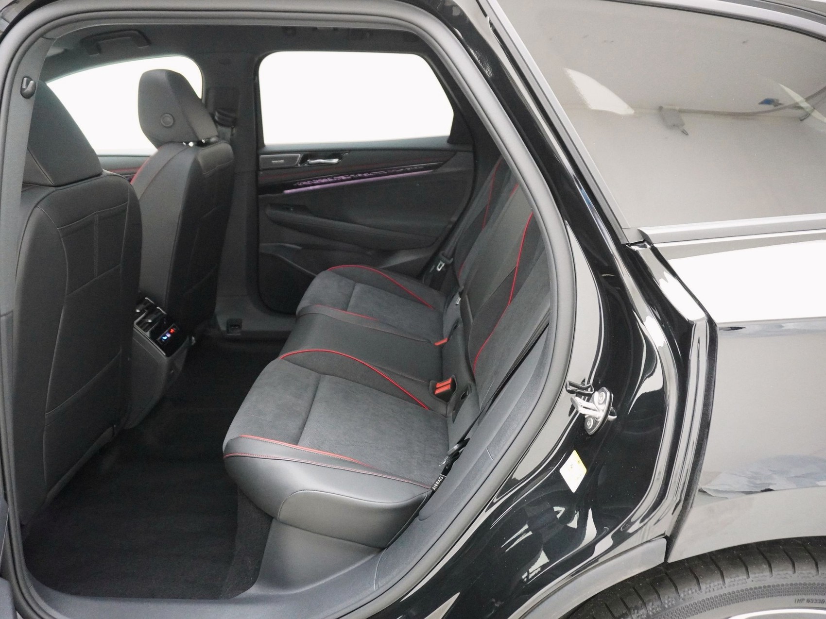 VW ID.7 Tourer 86 kWh GTX 4MOTION-image-14