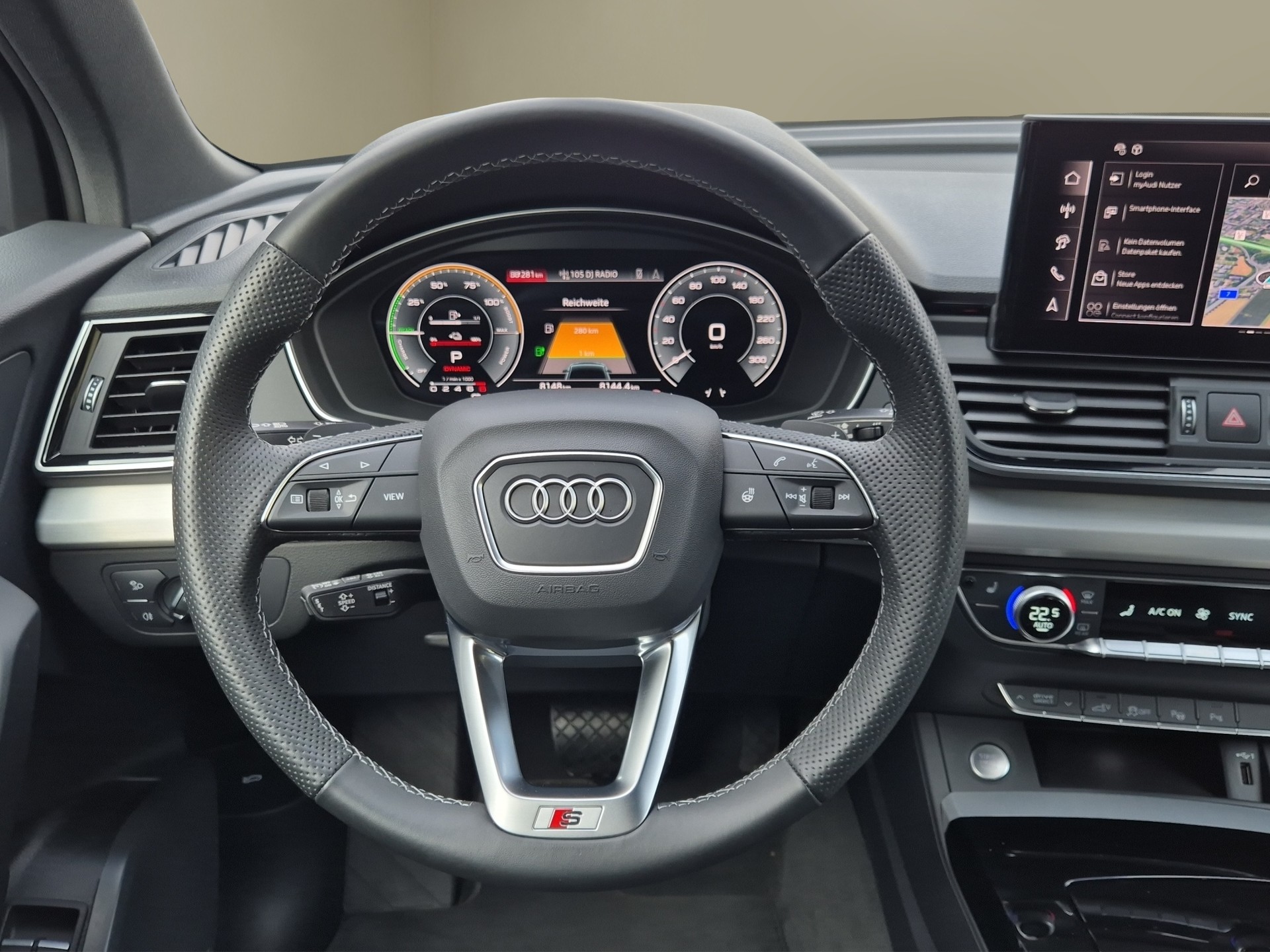 AUDI Q5 55 TFSI e PHEV S line quattro S-tronic-image-12