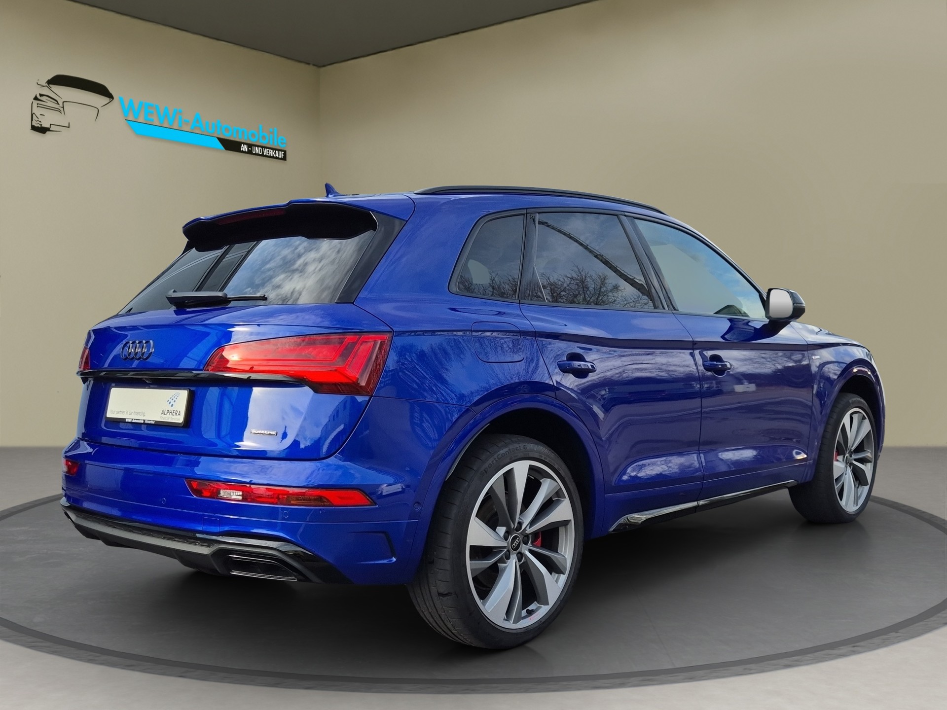 AUDI Q5 55 TFSI e PHEV S line quattro S-tronic-image-4