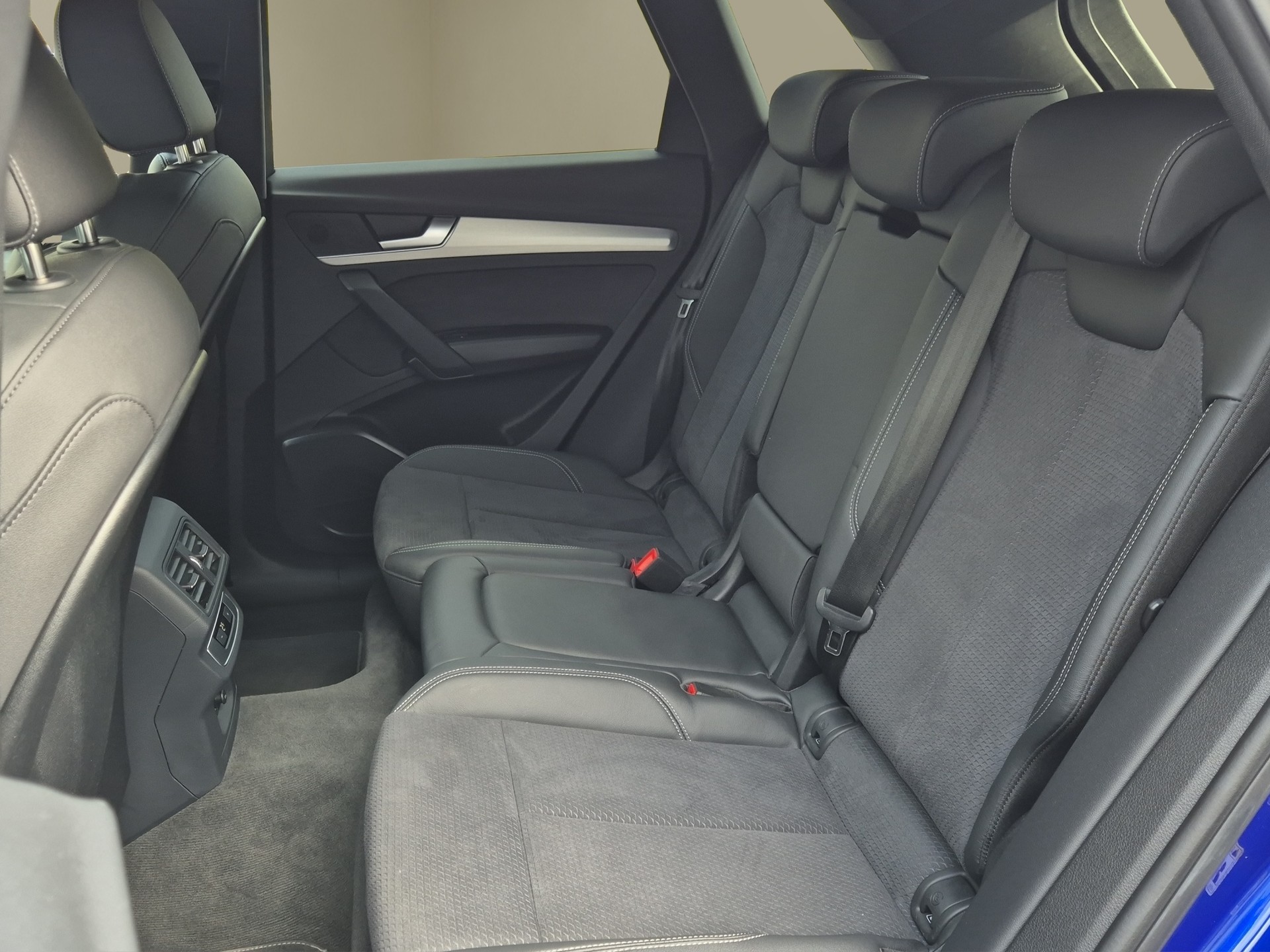 AUDI Q5 55 TFSI e PHEV S line quattro S-tronic-image-14