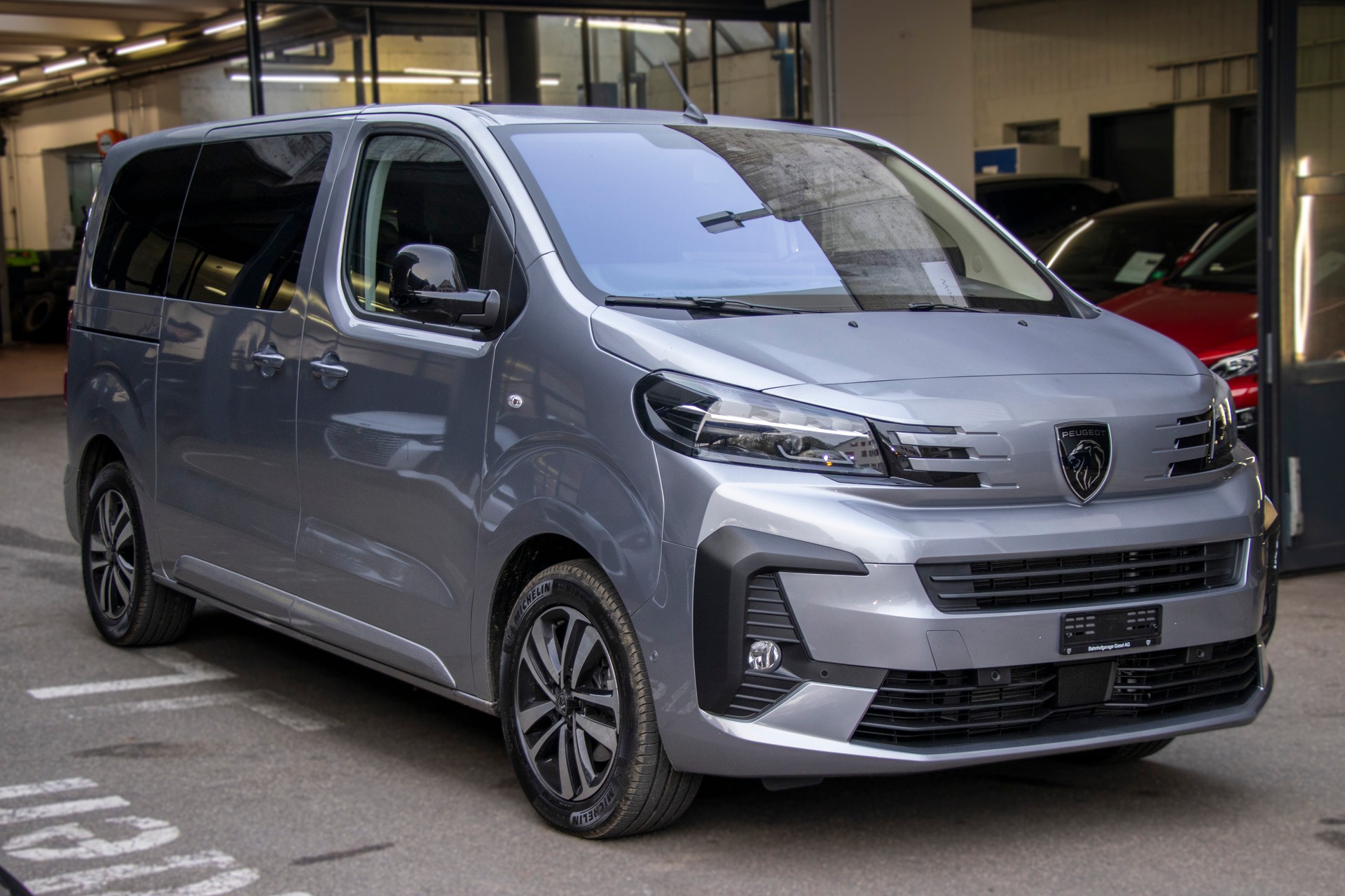 PEUGEOT Traveller 2.0 BlueHDi Business Standard EAT8-image-3