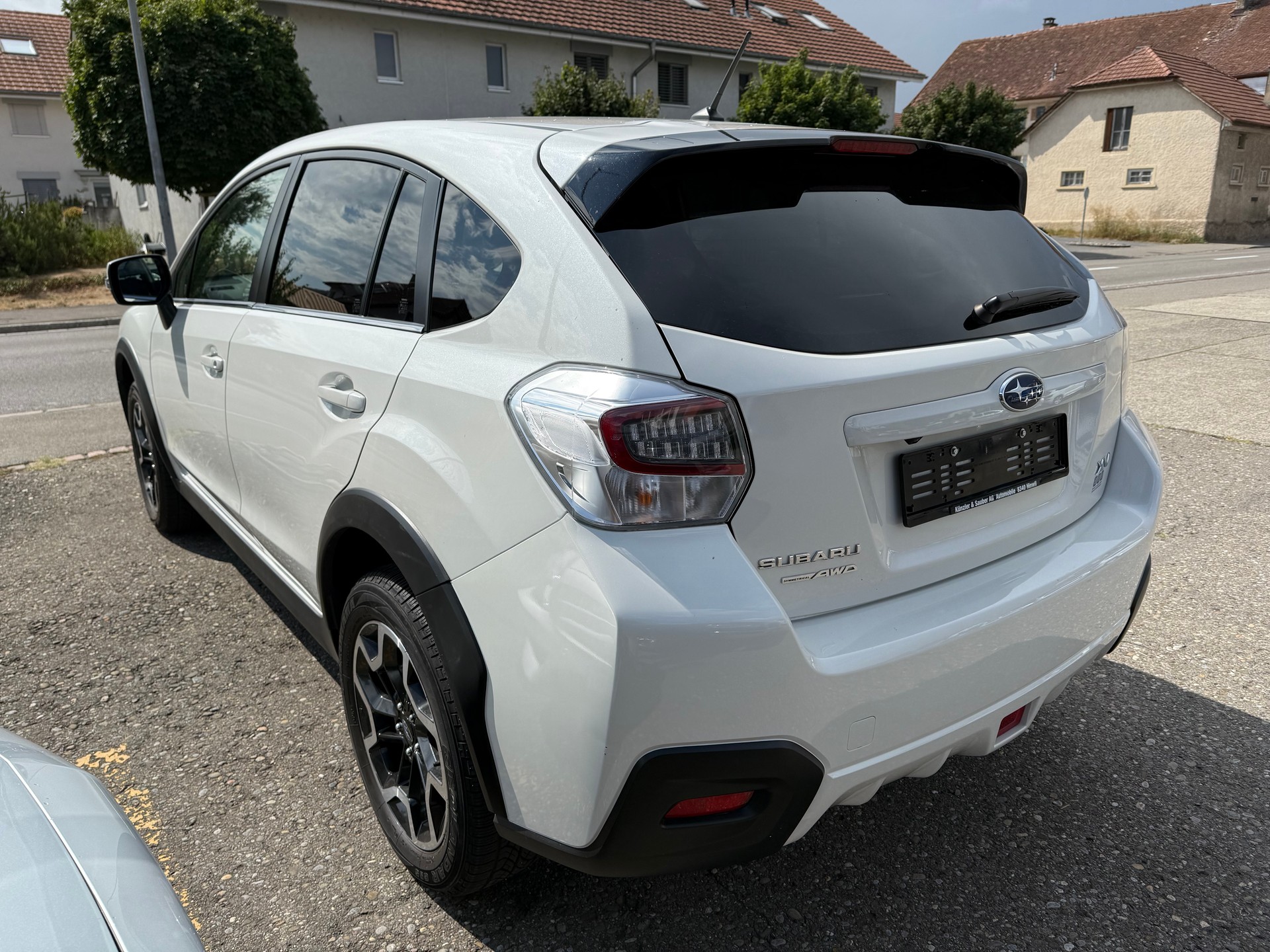 SUBARU XV 2.0 Swiss Two AWD CVT-image-3