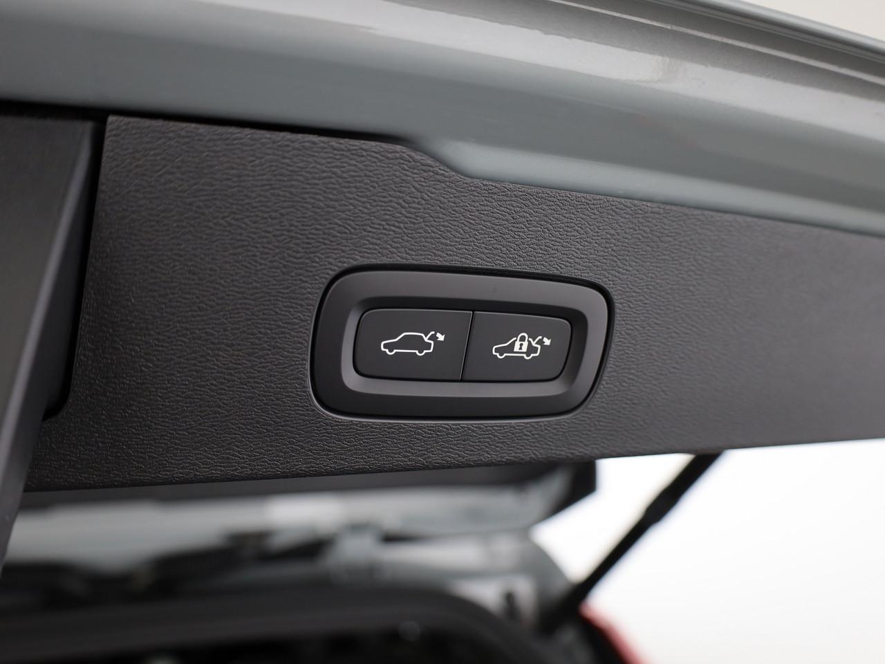 VOLVO V60 2.0 T6 TE Ultra Dark eAWD-image-15