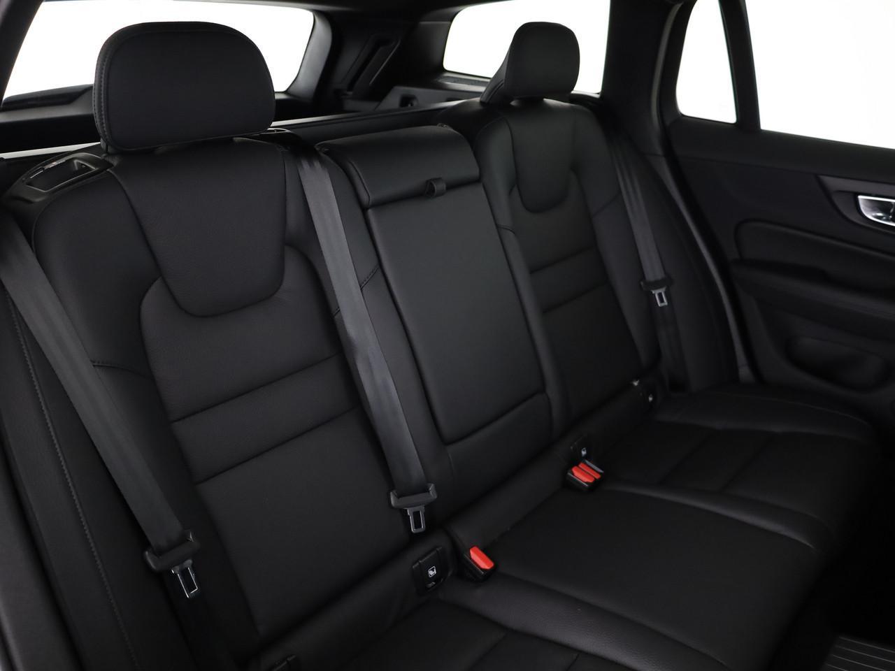 VOLVO V60 2.0 T6 TE Ultra Dark eAWD-image-10