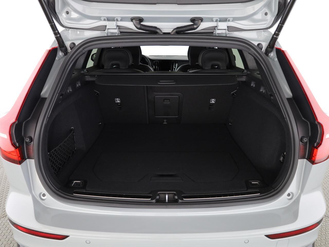 VOLVO V60 2.0 T6 TE Ultra Dark eAWD-image-11