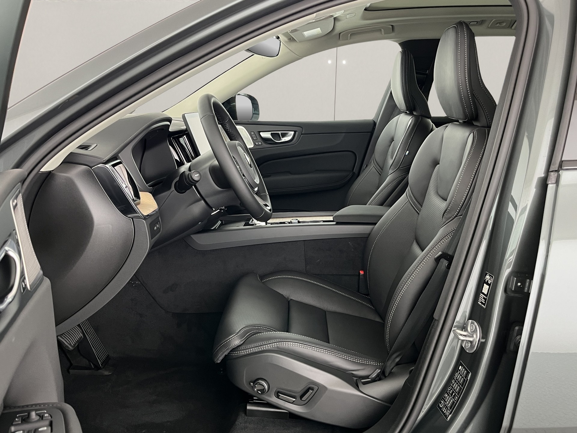 VOLVO XC60 2.0 T8 TE Ultra Dark eAWD-image-7