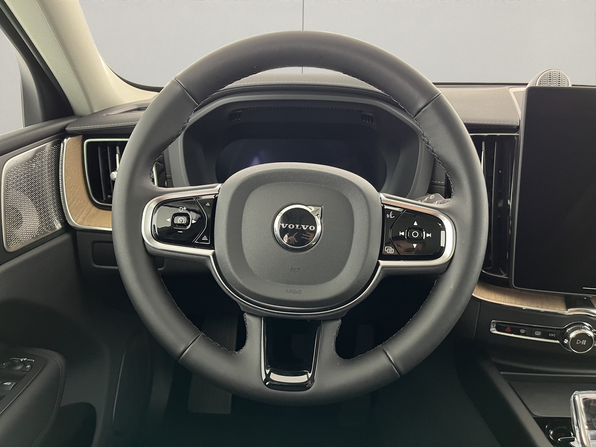 VOLVO XC60 2.0 T8 TE Ultra Dark eAWD-image-10