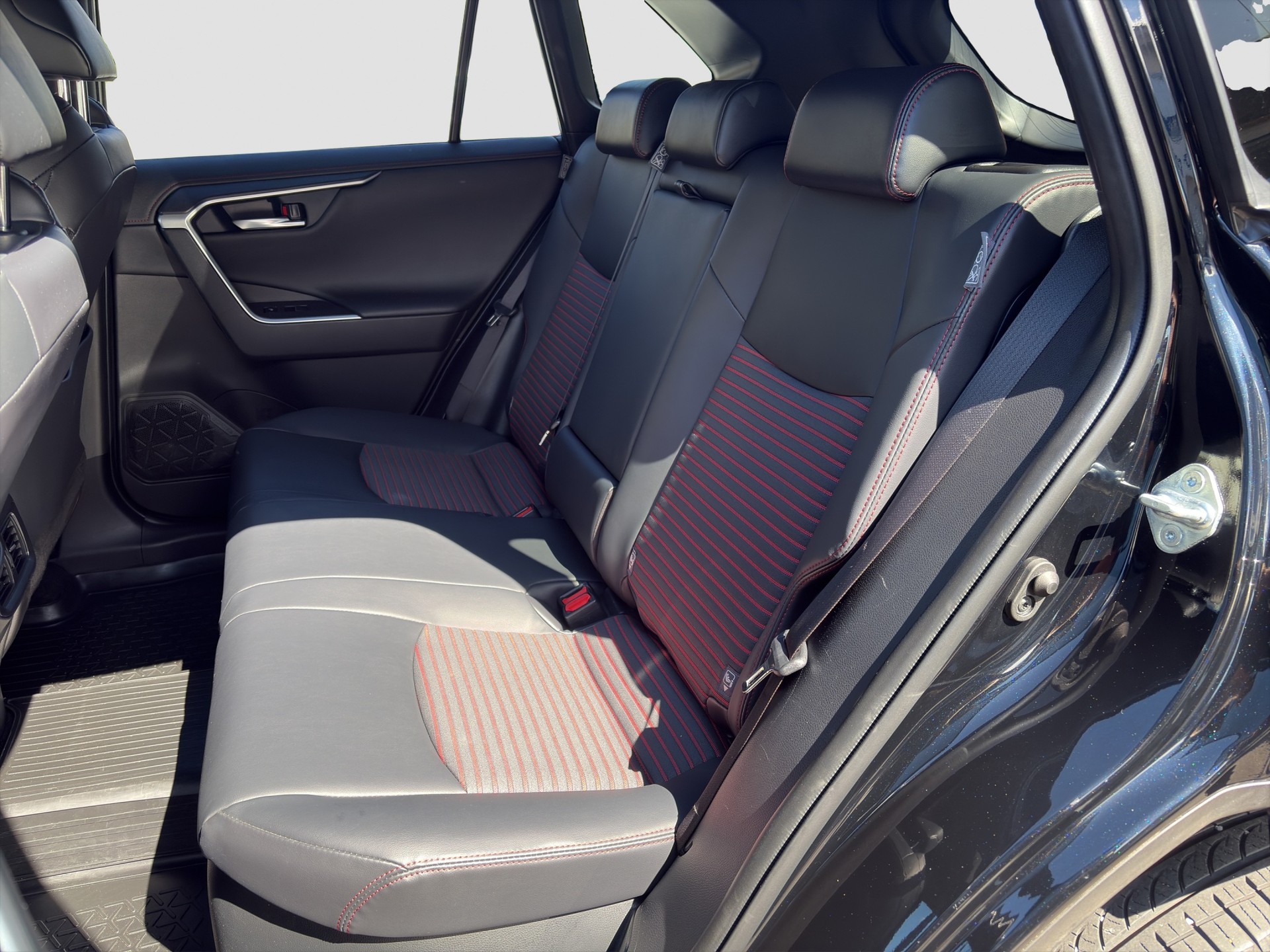 SUZUKI Across 2.5 Plug-in-Hybrid Compact Top E-CVT-image-11