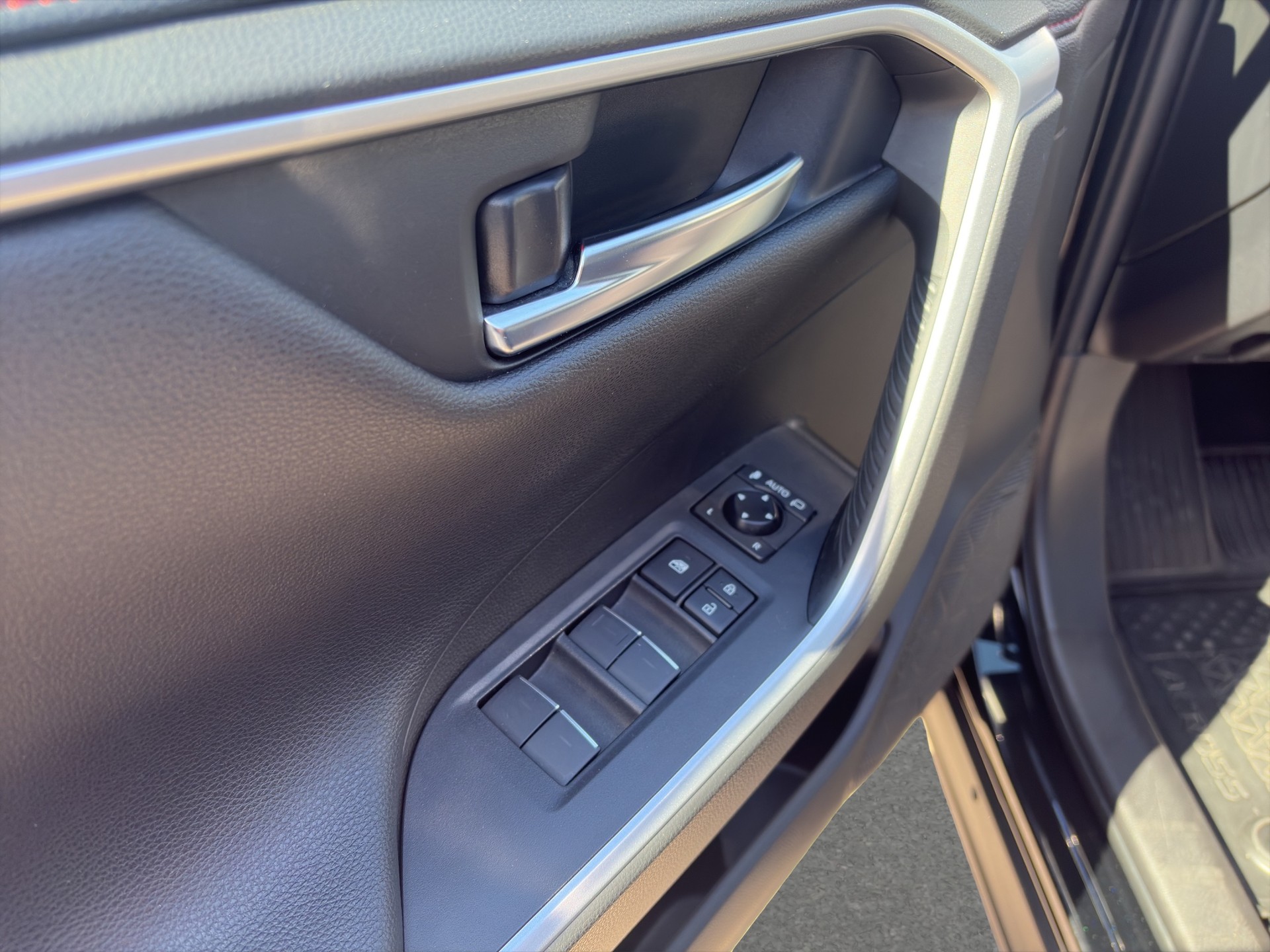 SUZUKI Across 2.5 Plug-in-Hybrid Compact Top E-CVT-image-10