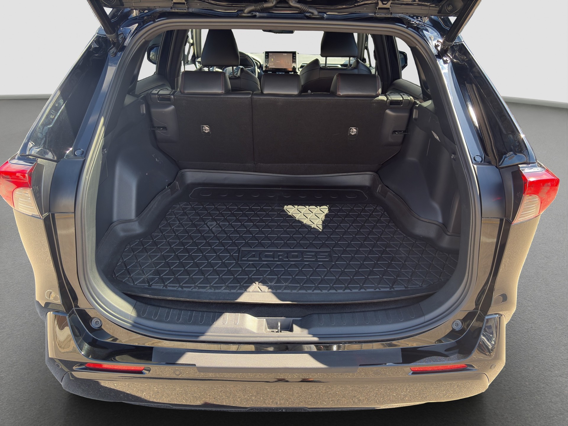 SUZUKI Across 2.5 Plug-in-Hybrid Compact Top E-CVT-image-5