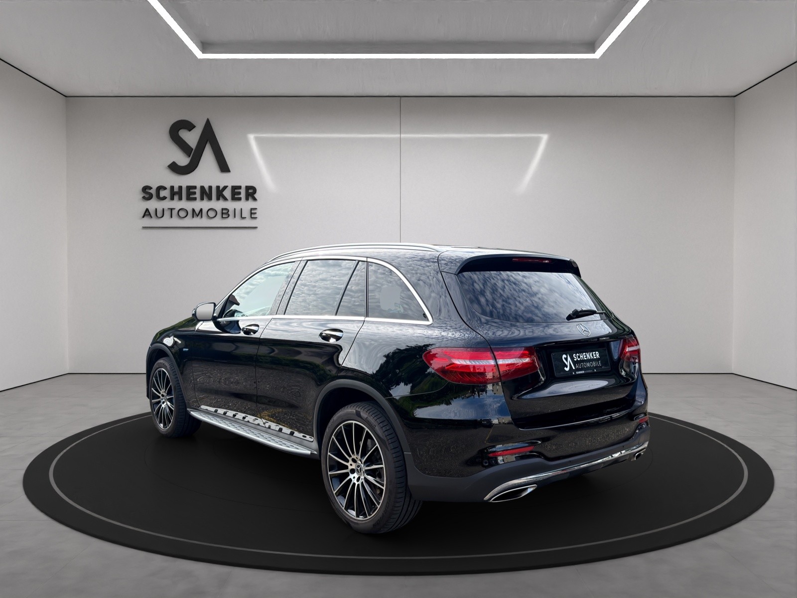 MERCEDES-BENZ GLC 350 e AMG Line 4Matic 7G-Tronic-image-2