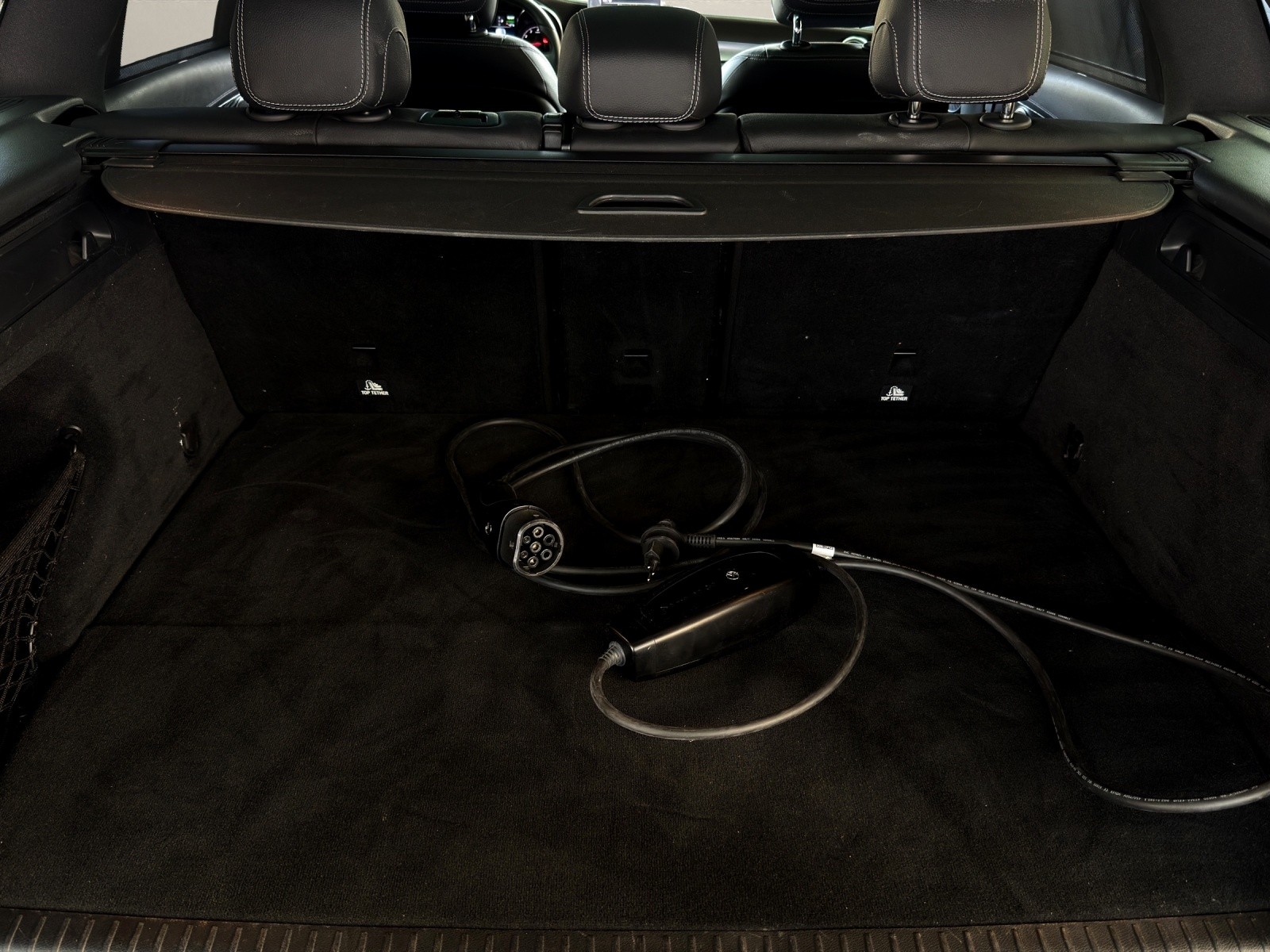 MERCEDES-BENZ GLC 350 e AMG Line 4Matic 7G-Tronic-image-19