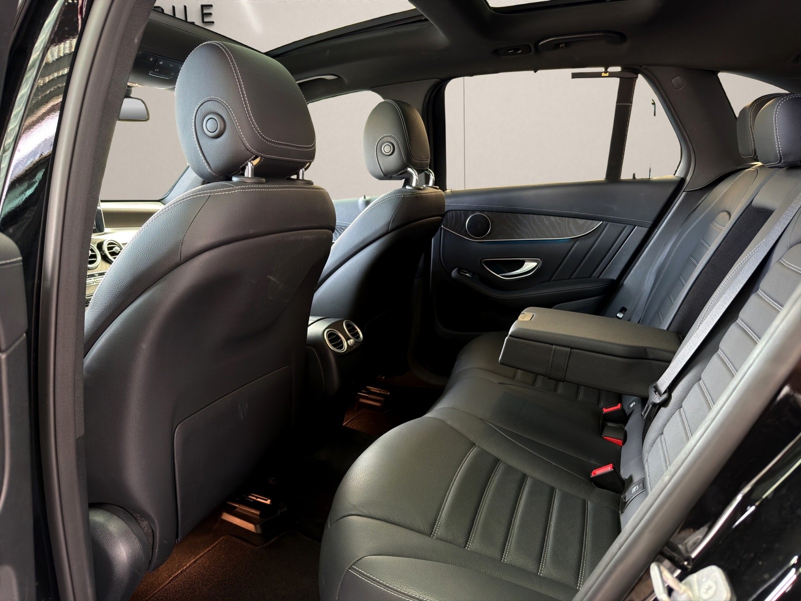 MERCEDES-BENZ GLC 350 e AMG Line 4Matic 7G-Tronic-image-10