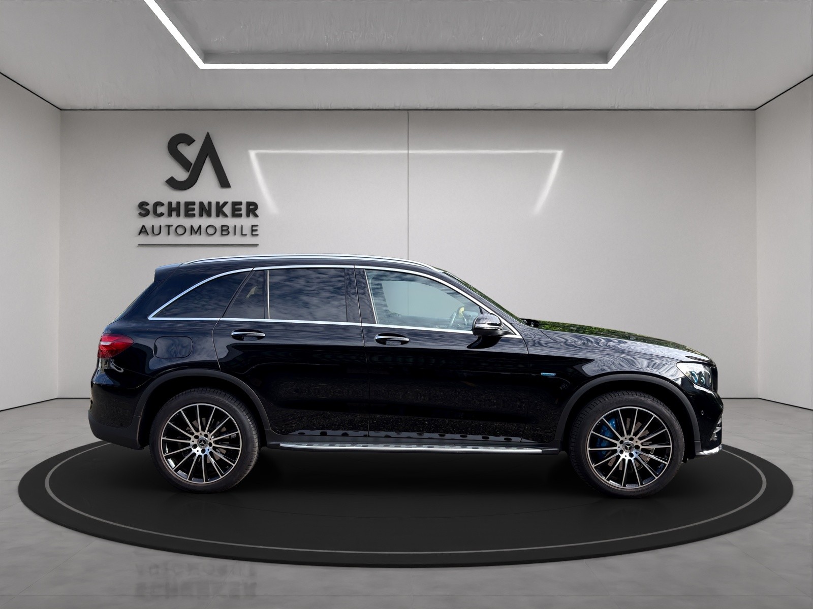 MERCEDES-BENZ GLC 350 e AMG Line 4Matic 7G-Tronic-image-5