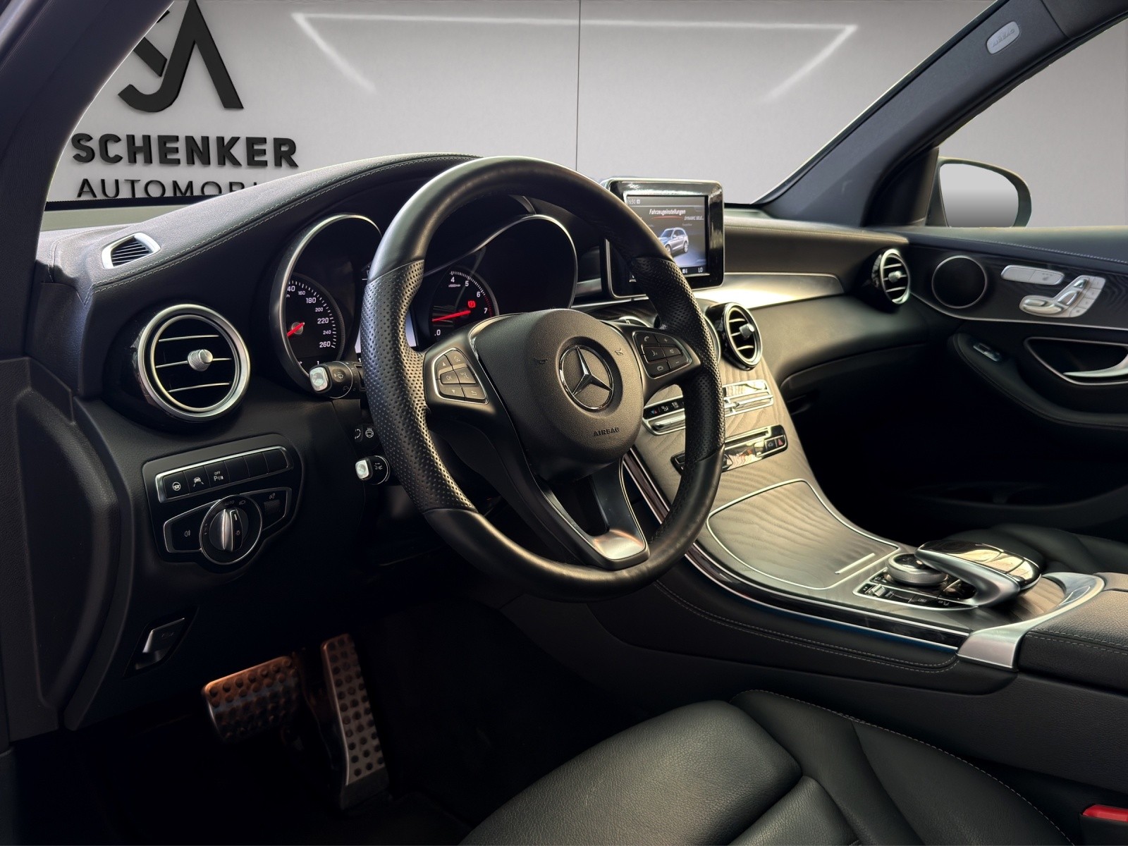 MERCEDES-BENZ GLC 350 e AMG Line 4Matic 7G-Tronic-image-8