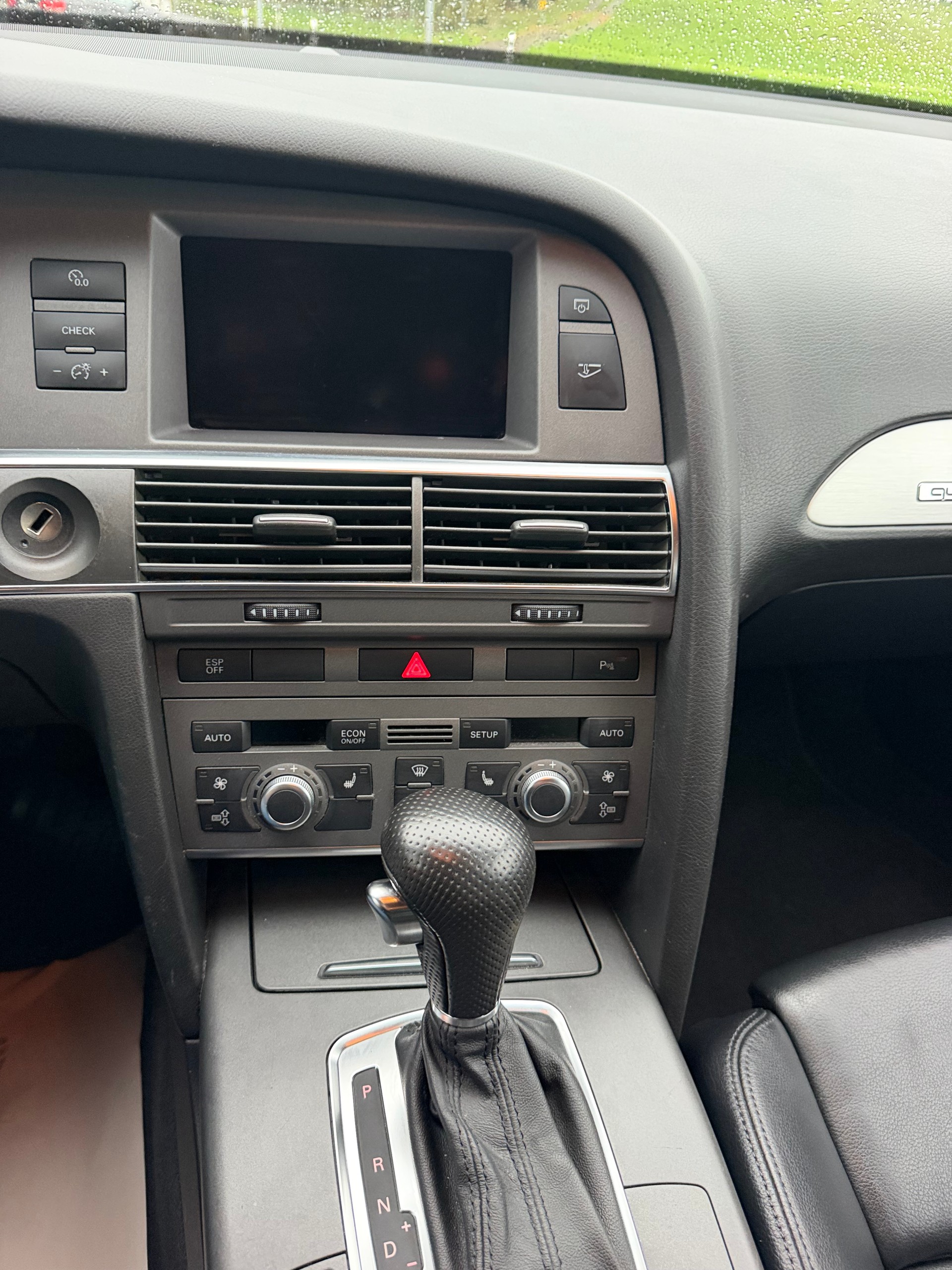 AUDI A6 Avant 3.2 V6 FSI quattro-image-12