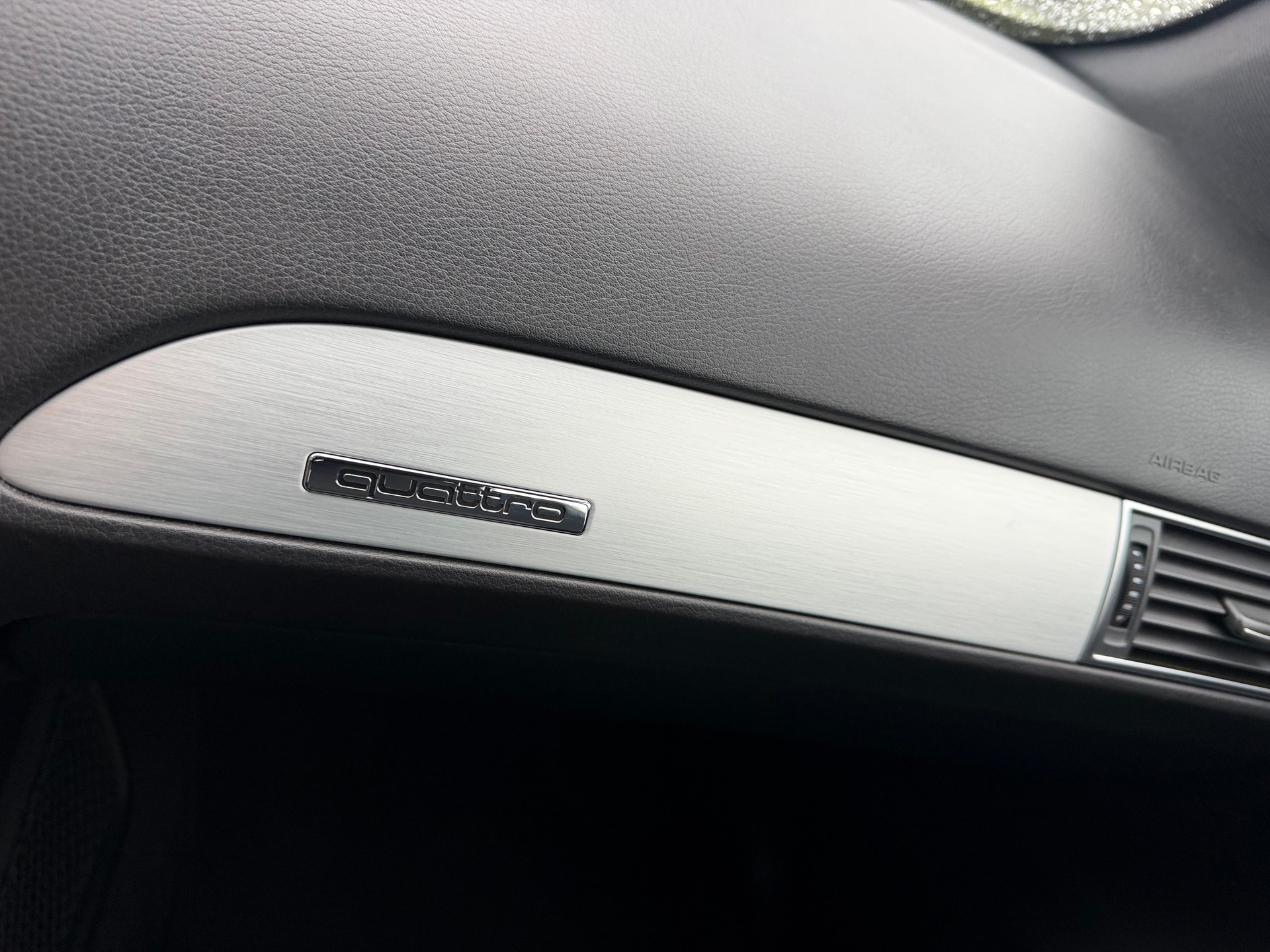 AUDI A6 Avant 3.2 V6 FSI quattro-image-14