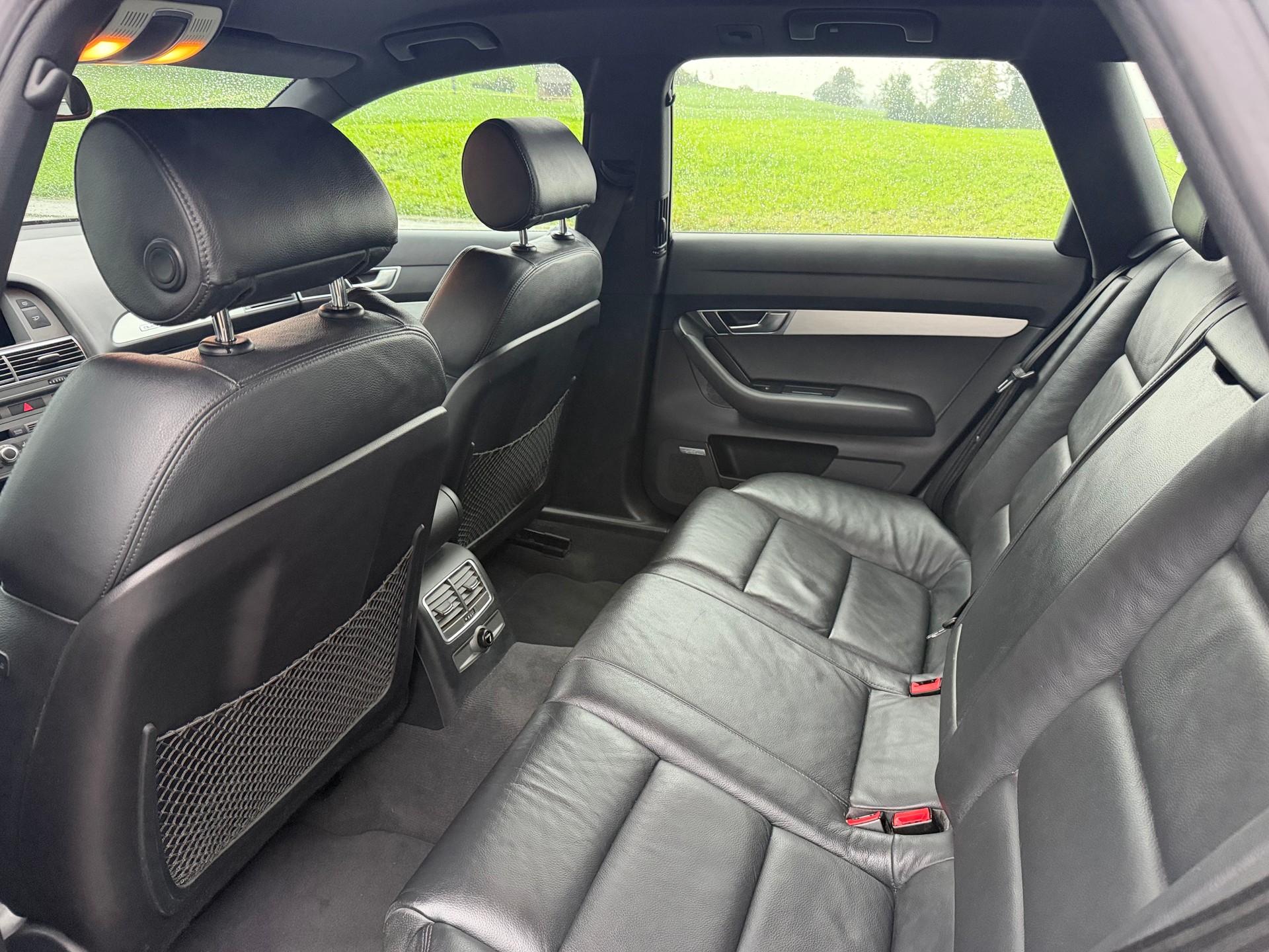 AUDI A6 Avant 3.2 V6 FSI quattro-image-10