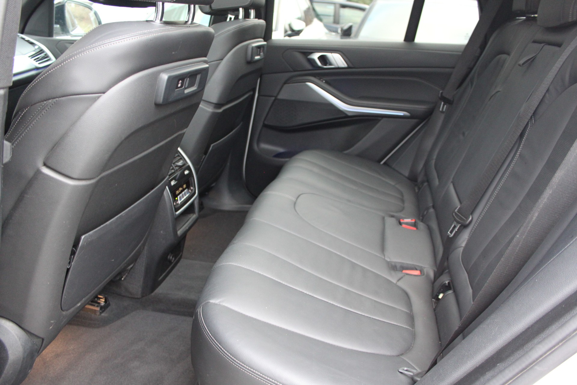 BMW X5 xDrive 48V 40d M Sport Steptronic-image-14