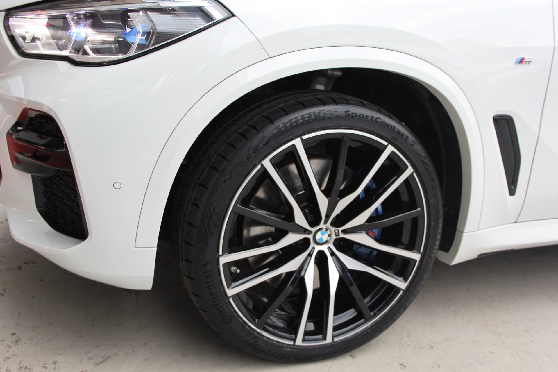 BMW X5 xDrive 48V 40d M Sport Steptronic-image-8