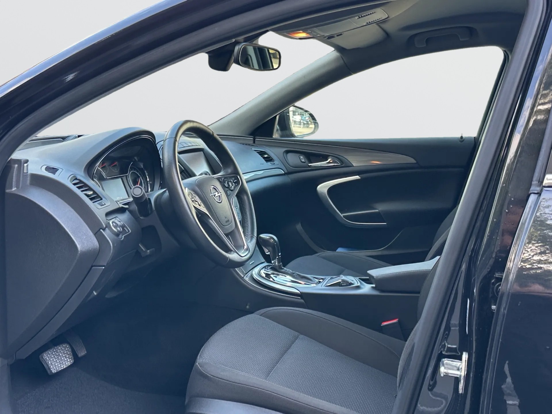 OPEL Insignia Sports Tourer 1.6 Turbo Edition Automatic-image-8