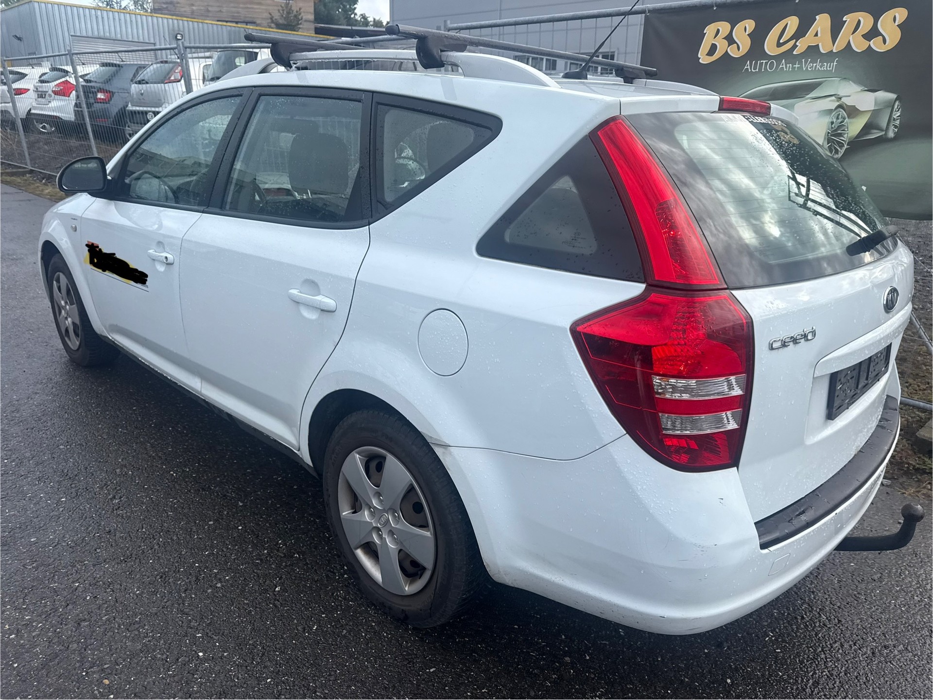 KIA Cee'd Sporty Wagon 1.4 16V Eco-image-2