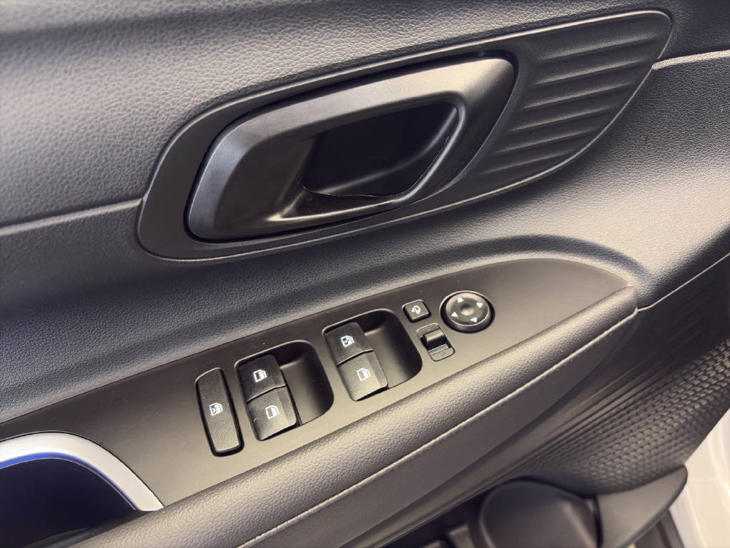 HYUNDAI Bayon 1.0 T-GDi Amplia-image-2