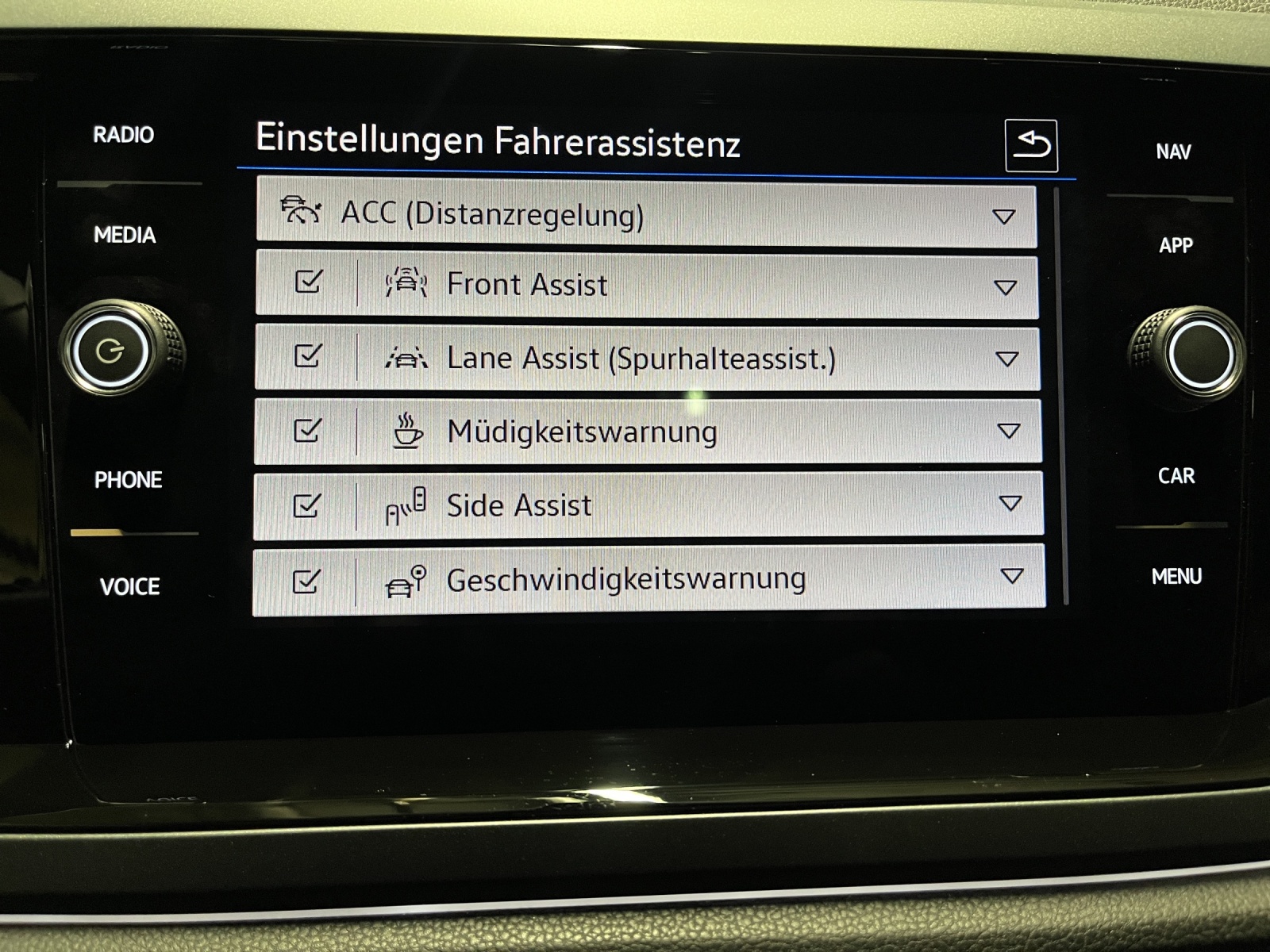 VW Polo 1.0 TSI R-Line DSG-image-11
