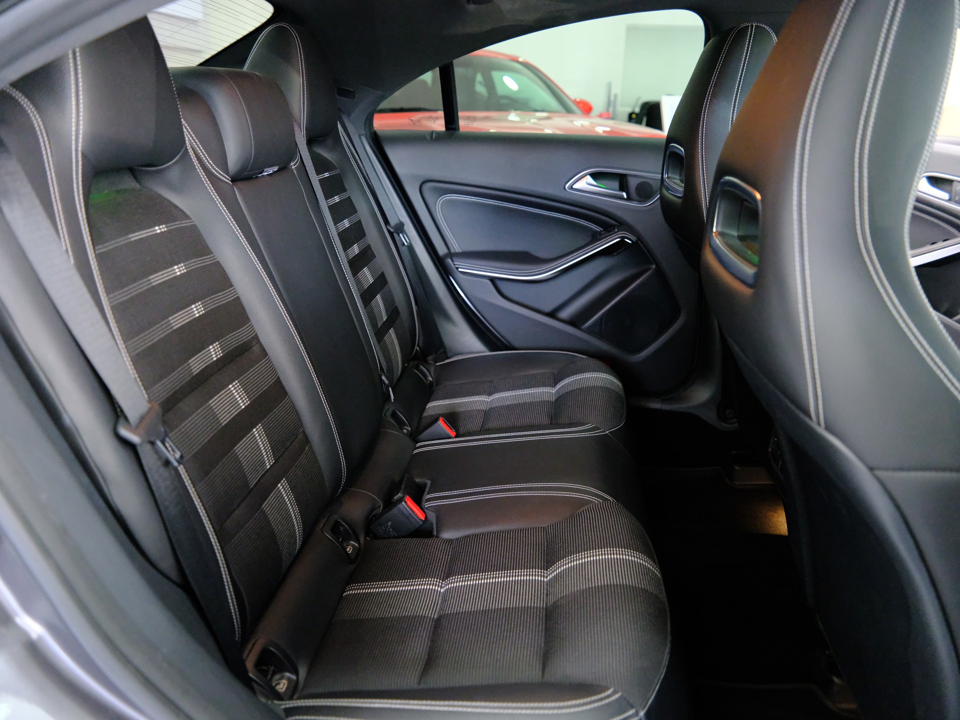 MERCEDES-BENZ CLA 220 4Matic 7G-DCT *RÜCKFAHRKAMERA* *SITZHEIZUNG*-image-11