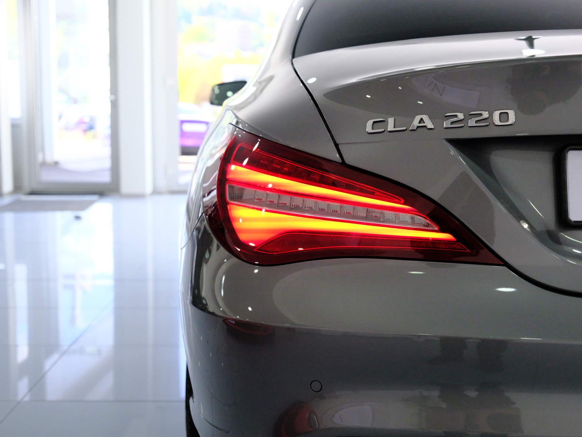 MERCEDES-BENZ CLA 220 4Matic 7G-DCT *RÜCKFAHRKAMERA* *SITZHEIZUNG*-image-8