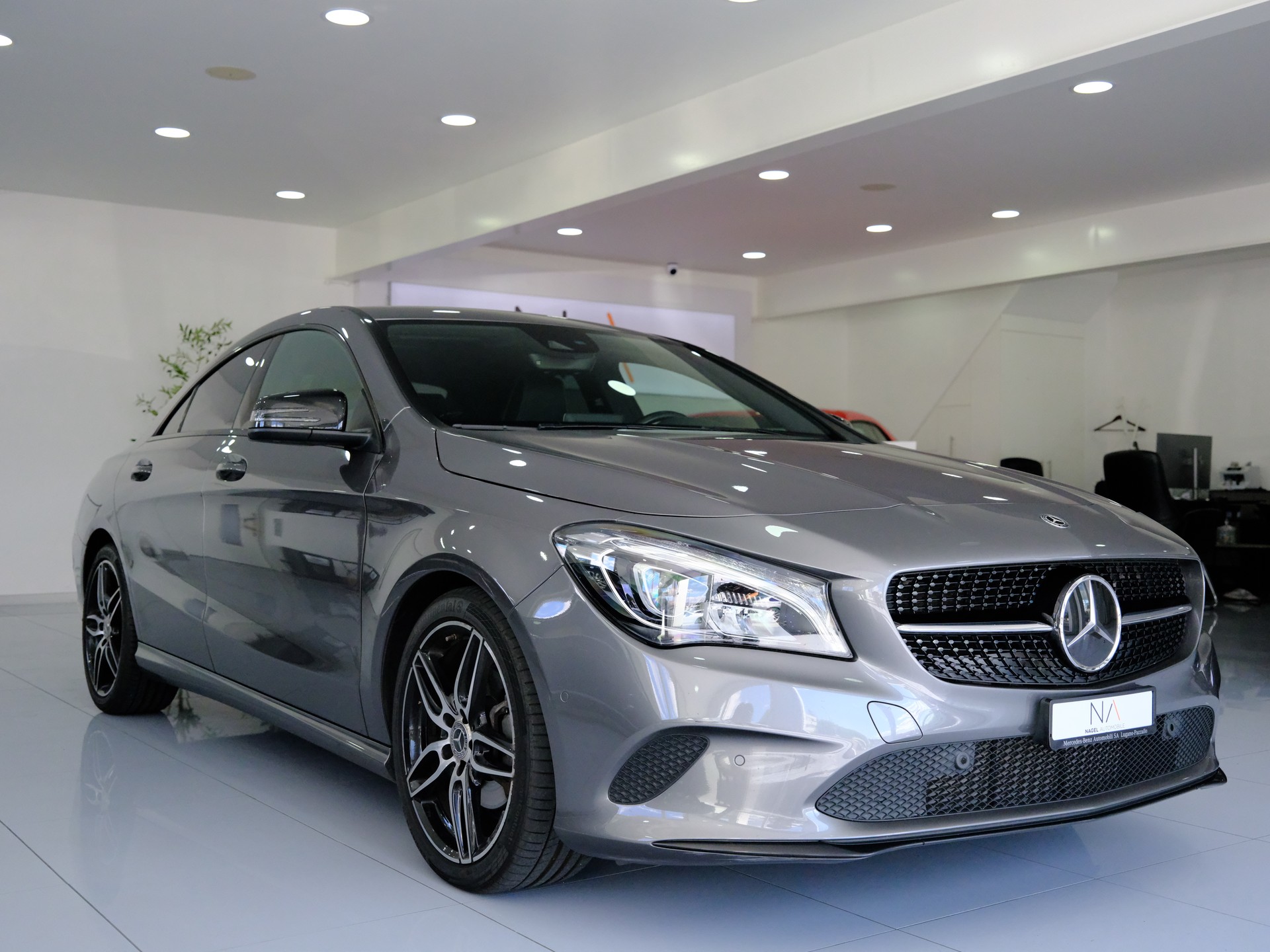 MERCEDES-BENZ CLA 220 4Matic 7G-DCT *RÜCKFAHRKAMERA* *SITZHEIZUNG*-image-1