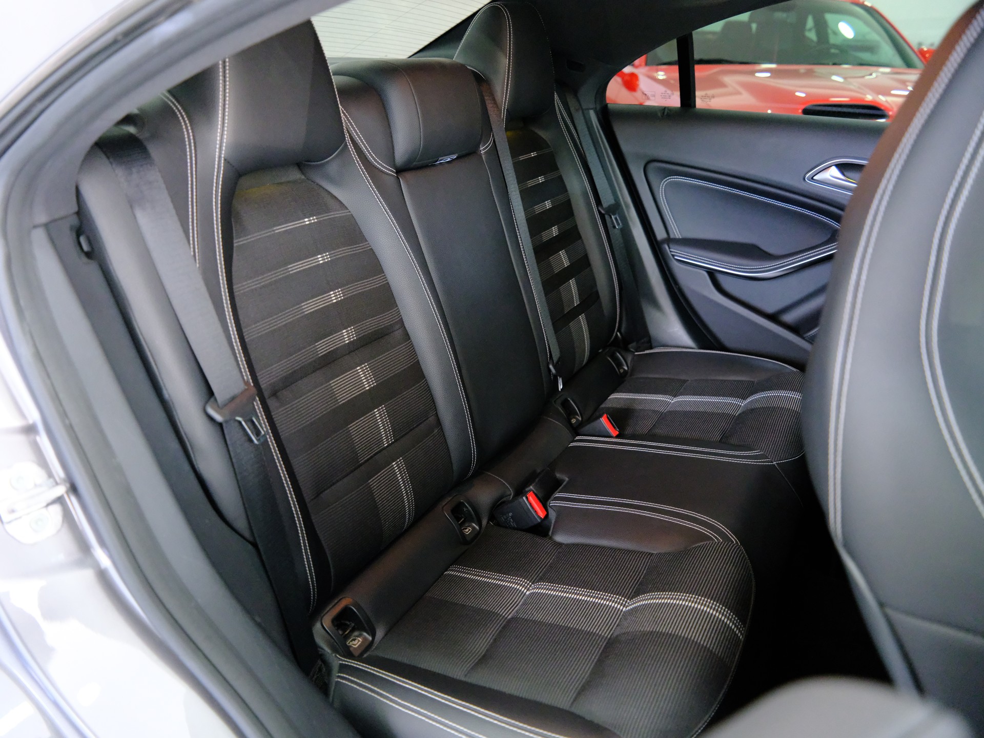 MERCEDES-BENZ CLA 220 4Matic 7G-DCT *RÜCKFAHRKAMERA* *SITZHEIZUNG*-image-12