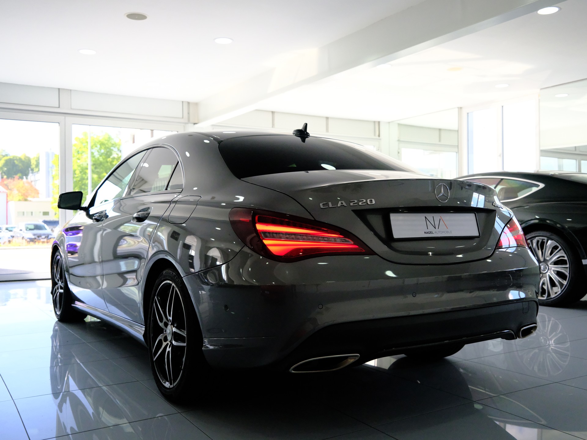 MERCEDES-BENZ CLA 220 4Matic 7G-DCT *RÜCKFAHRKAMERA* *SITZHEIZUNG*-image-4