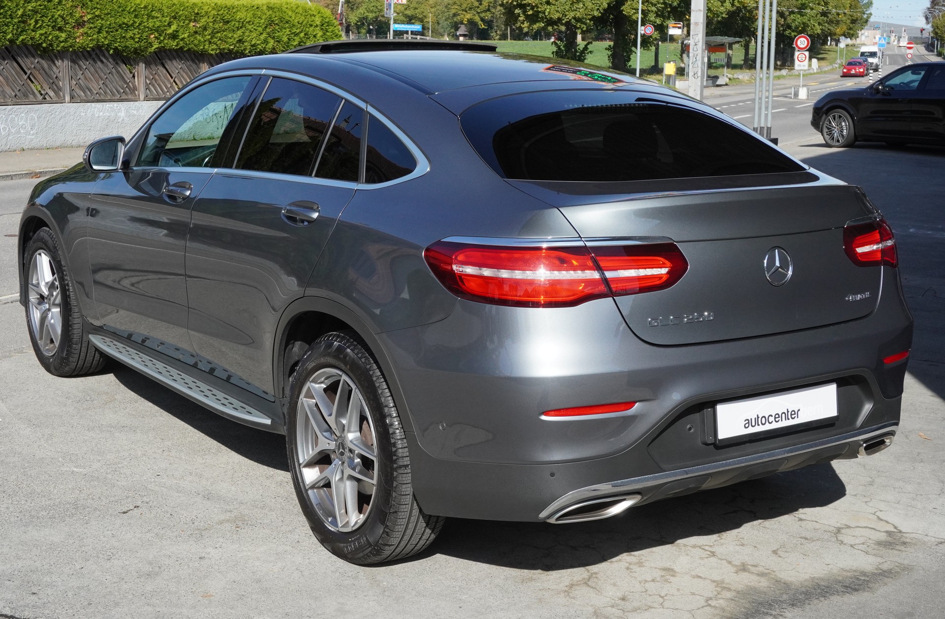 MERCEDES-BENZ GLC Coupé 250 AMG Line 4Matic 9G-Tronic-image-6