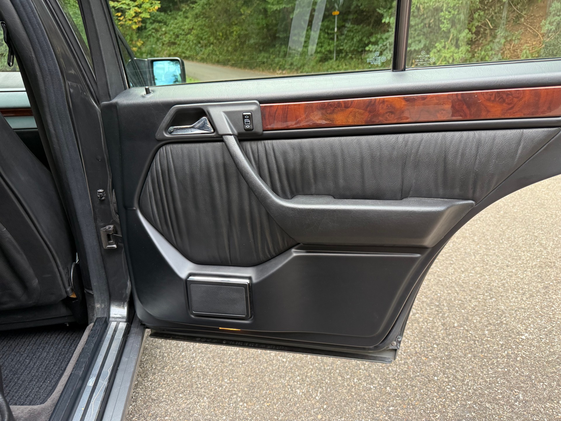 MERCEDES-BENZ 500 E Automatic-image-12