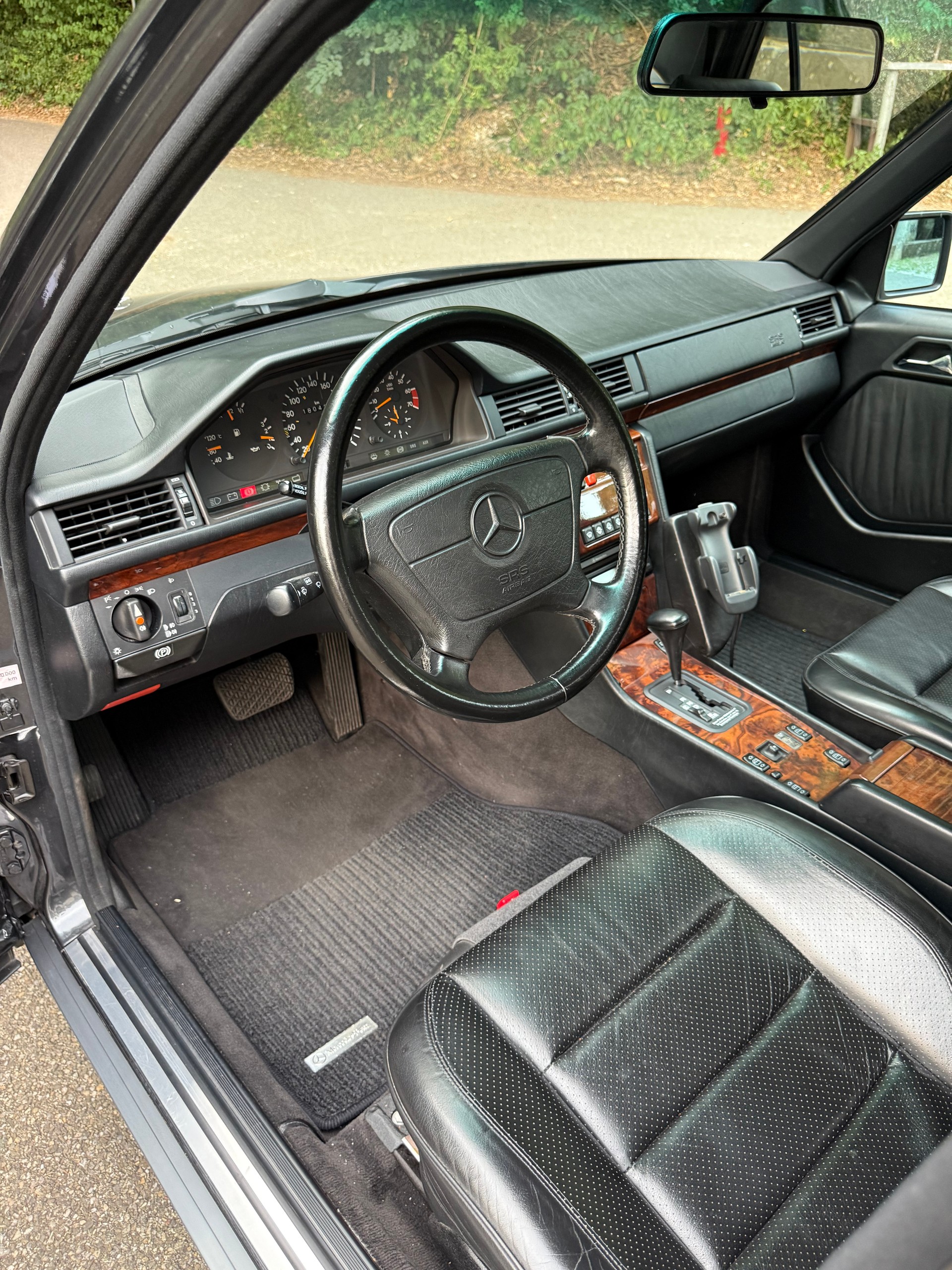 MERCEDES-BENZ 500 E Automatic-image-9