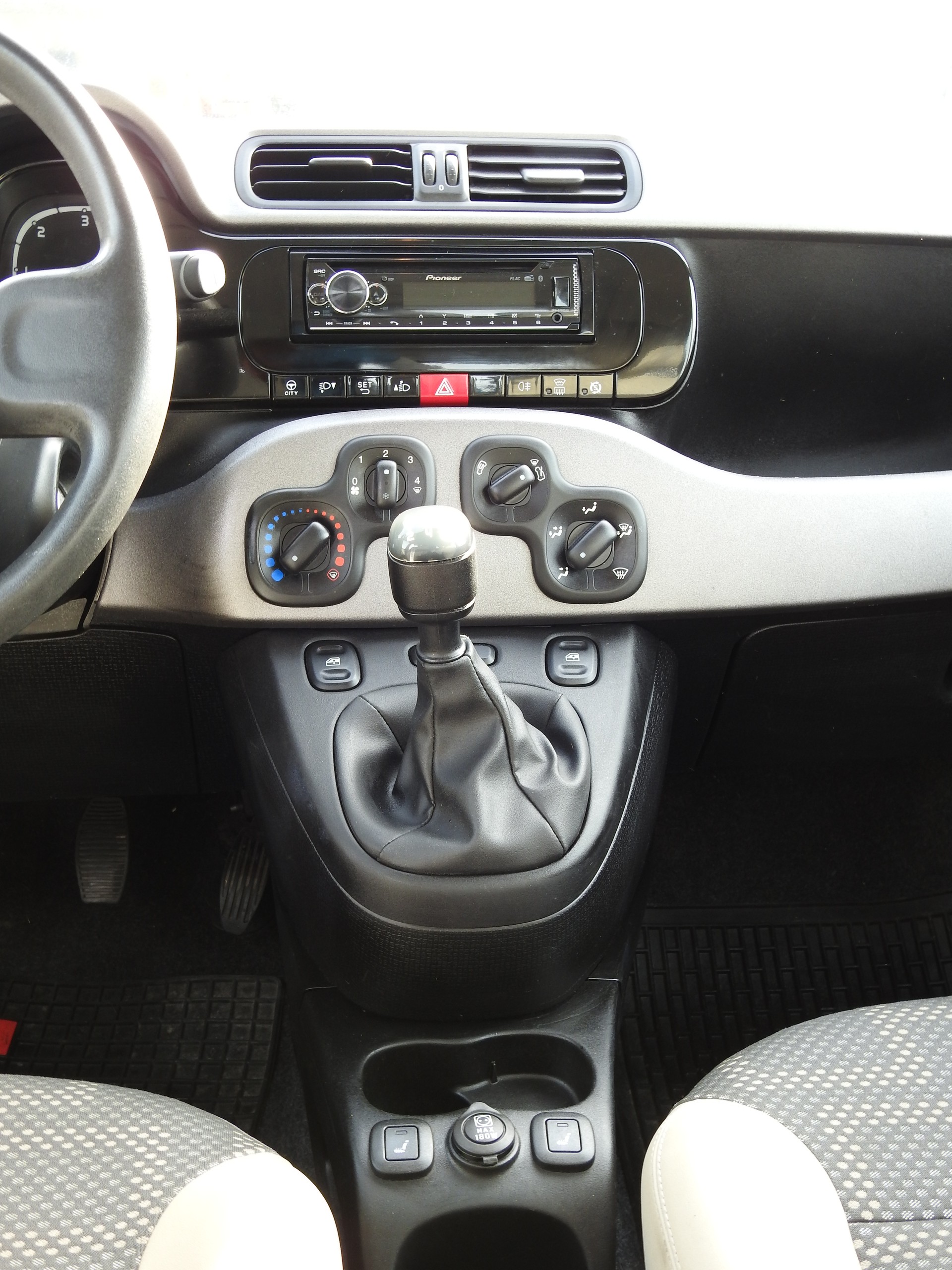FIAT Panda 1.3 MJ Climbing 4x4-image-16