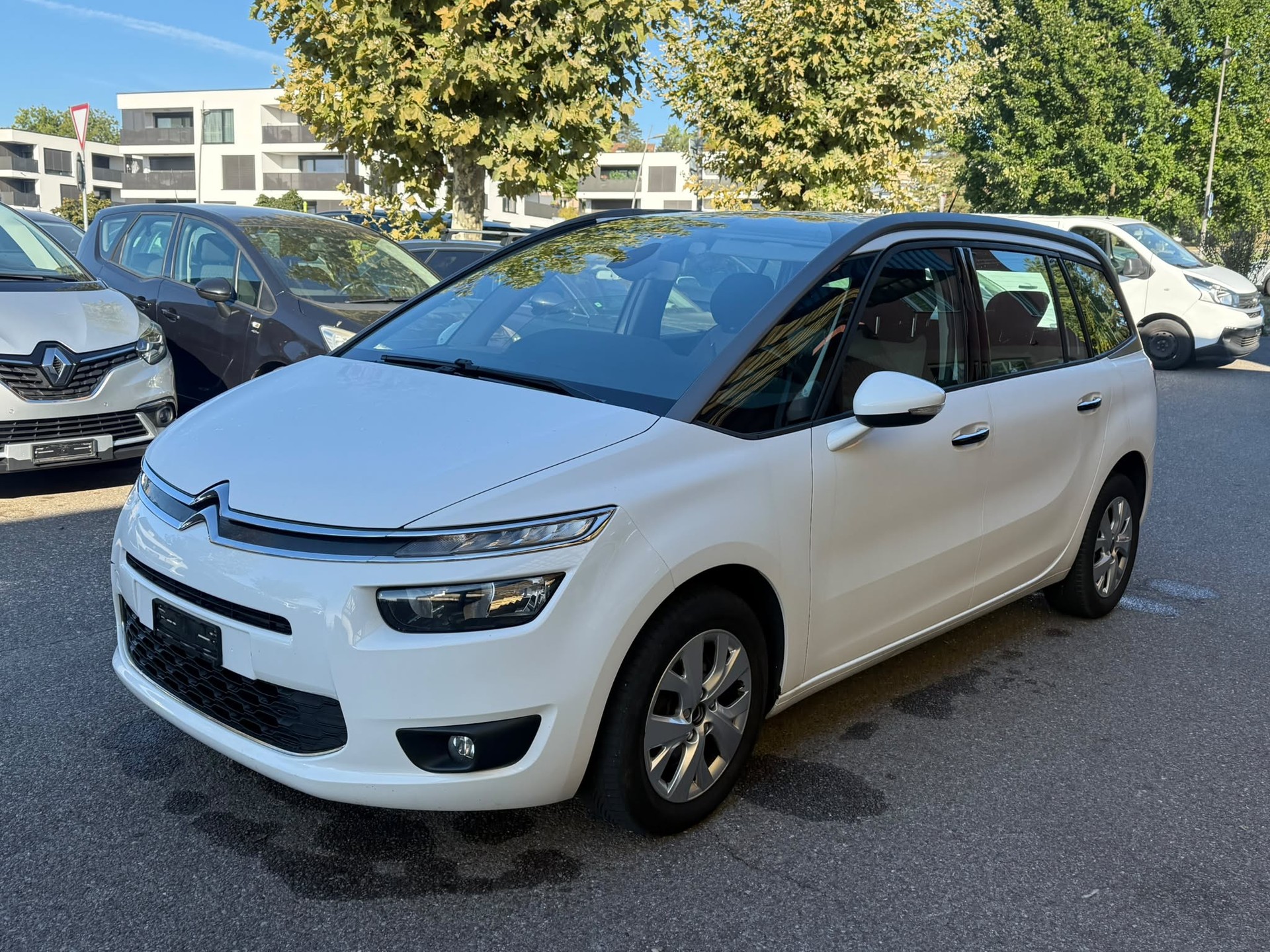 CITROEN Grand C4 Picasso 1.6i 16V e-THP Séduction-image-1
