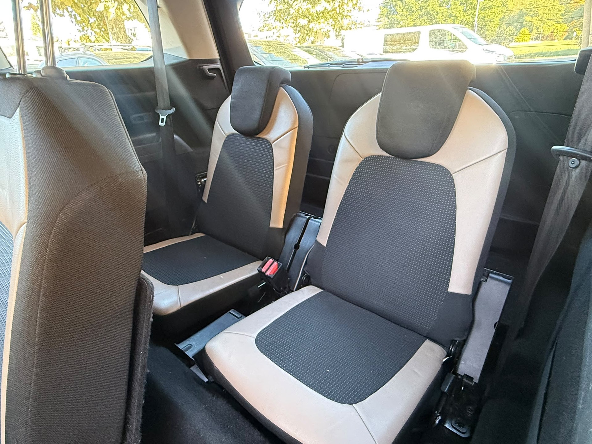 CITROEN Grand C4 Picasso 1.6i 16V e-THP Séduction-image-9