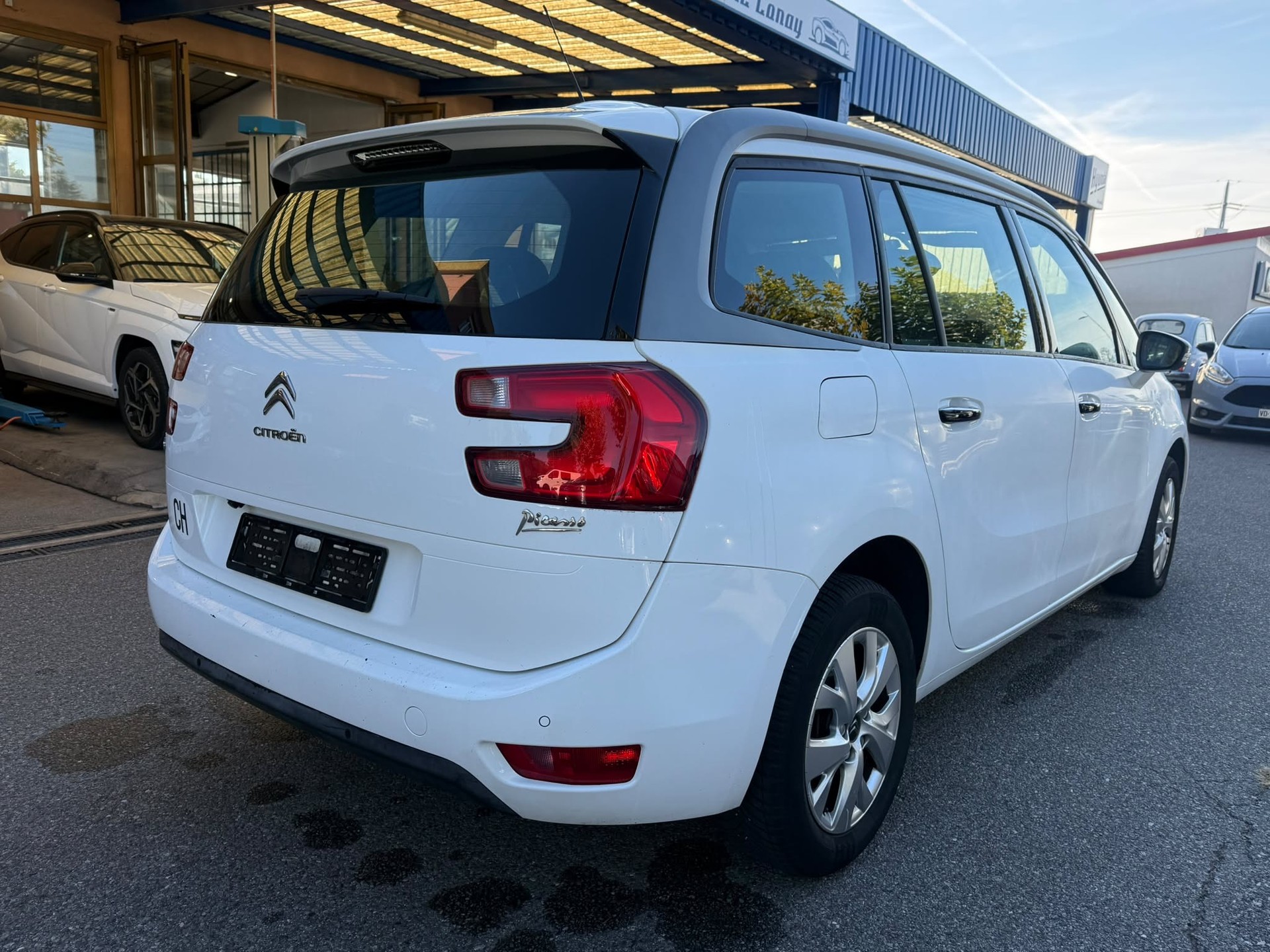 CITROEN Grand C4 Picasso 1.6i 16V e-THP Séduction-image-4