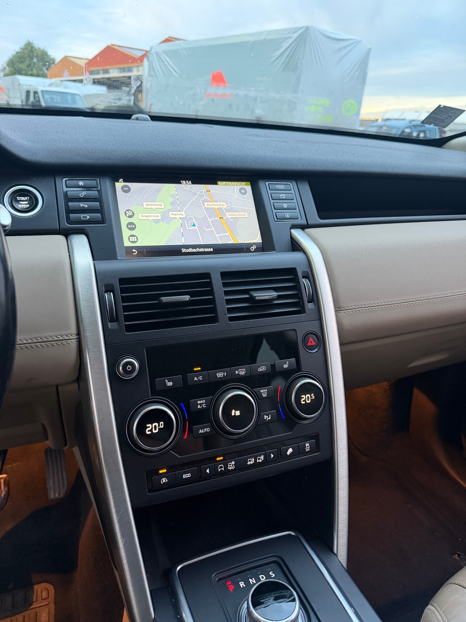 LAND ROVER Discovery Sport 2.0 TD4 HSE AT9-image-10