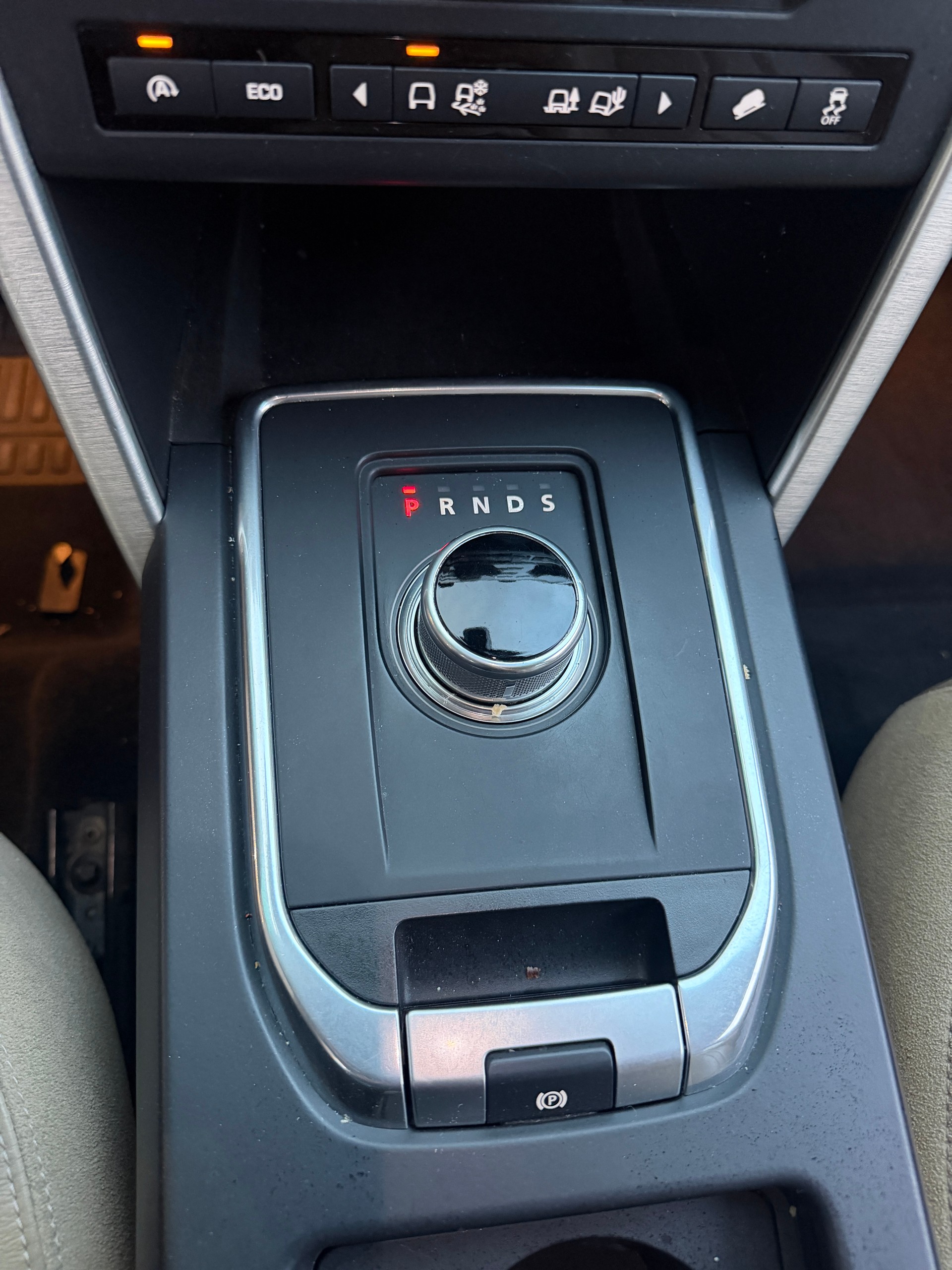 LAND ROVER Discovery Sport 2.0 TD4 HSE AT9-image-12