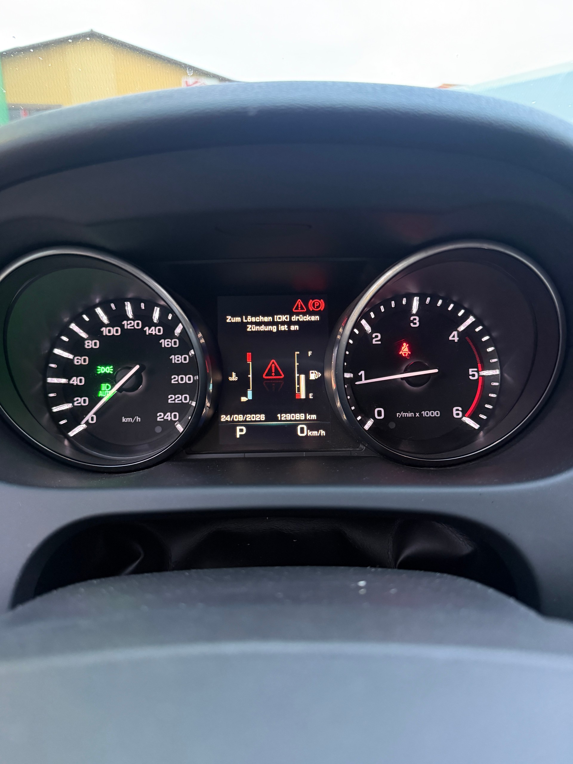 LAND ROVER Discovery Sport 2.0 TD4 HSE AT9-image-13